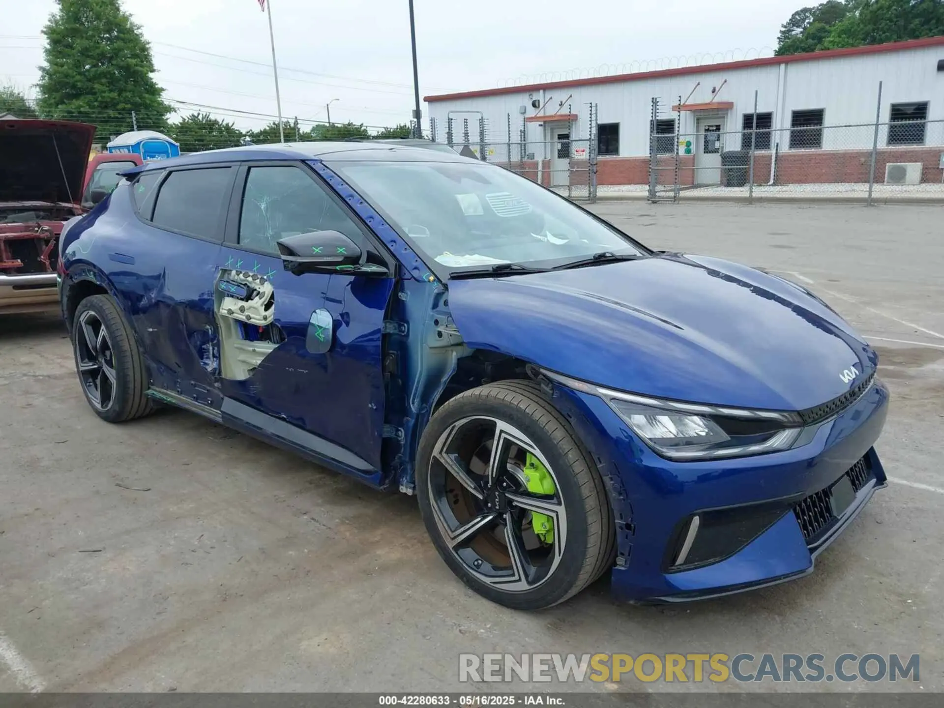 13 fotografías del automóvil dañado KNDC5DLEXP5106028 KIA EV6 2023