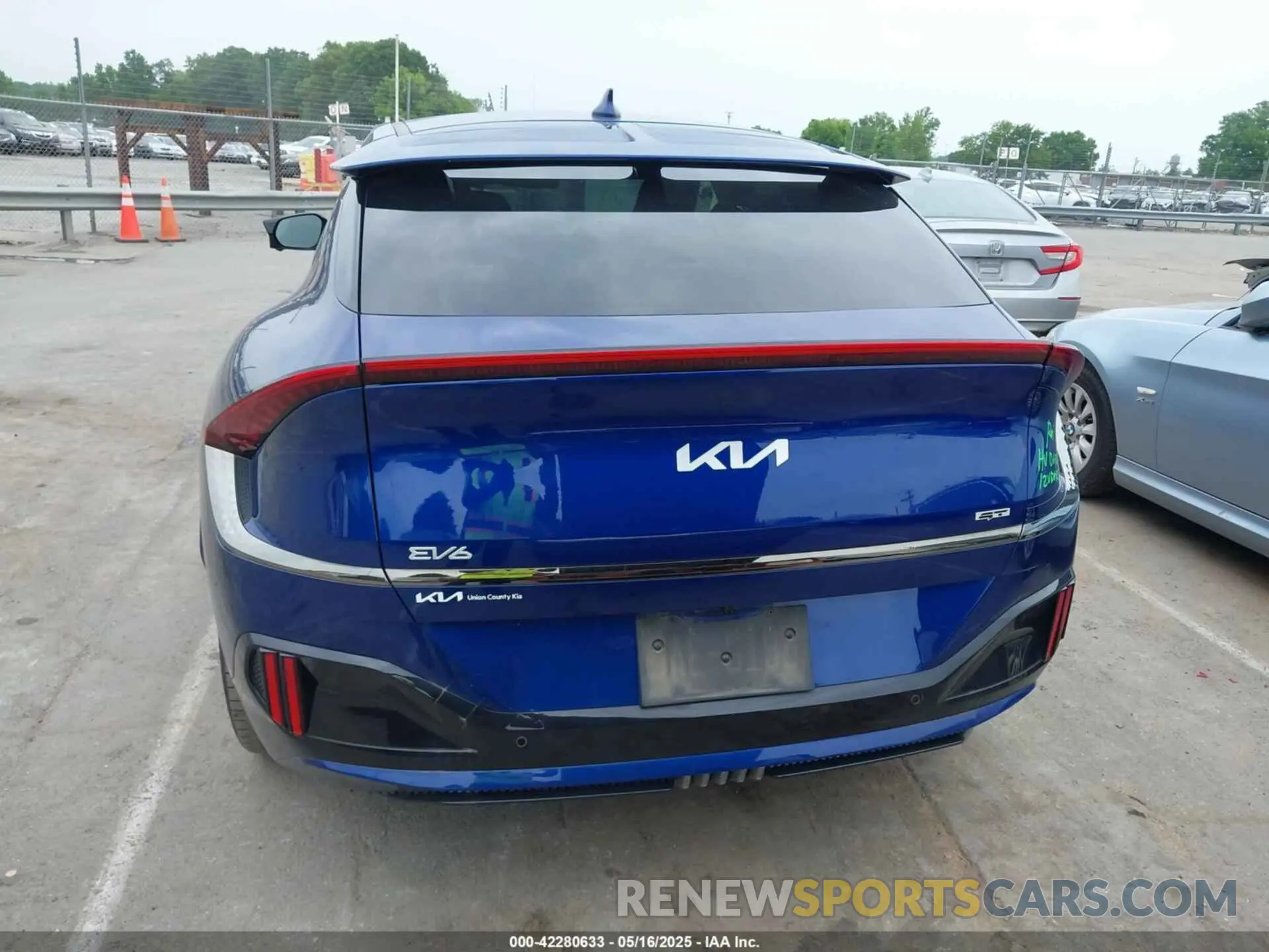 16 fotografías del automóvil dañado KNDC5DLEXP5106028 KIA EV6 2023