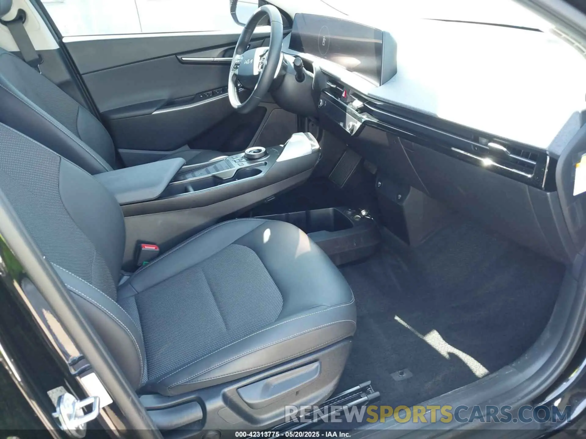 5 fotografías del automóvil dañado KNDC34LA8R5189030 KIA EV6 2024