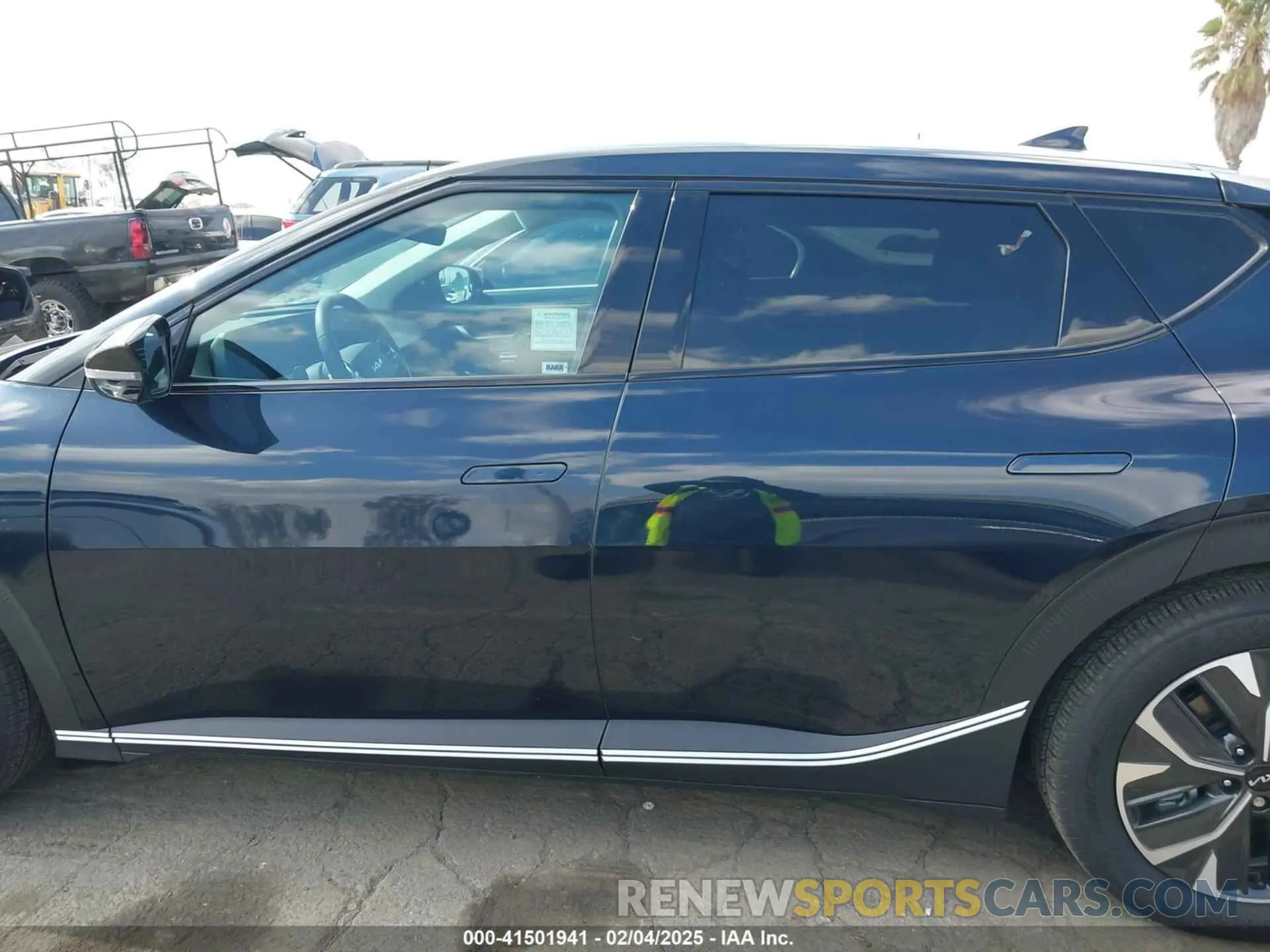 14 fotografías del automóvil dañado KNDC34LB8R5210838 KIA EV6 2024