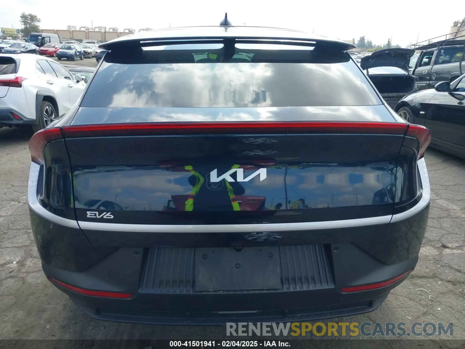 16 fotografías del automóvil dañado KNDC34LB8R5210838 KIA EV6 2024