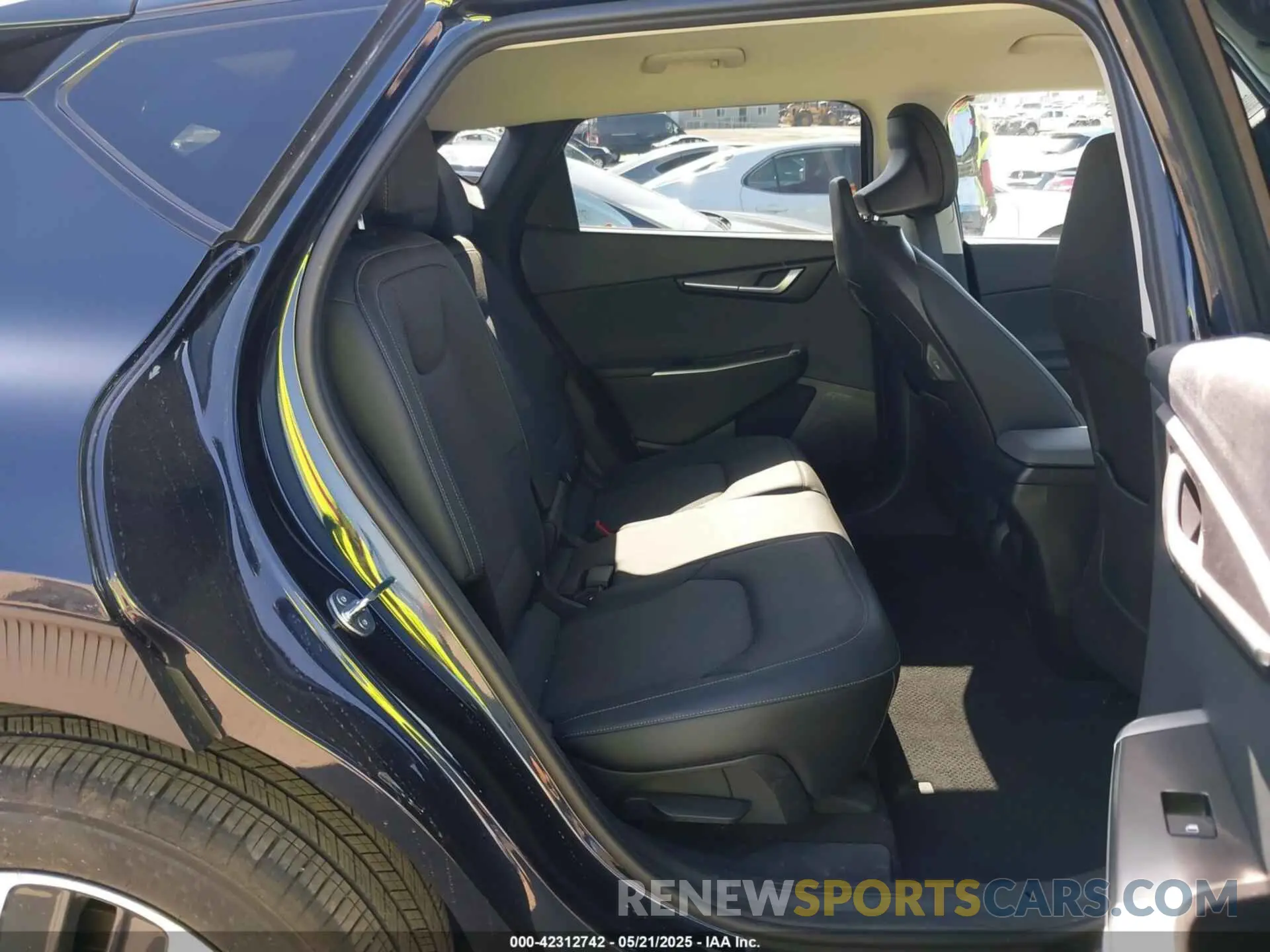 8 fotografías del automóvil dañado KNDC3DLC0R5210373 KIA EV6 2024
