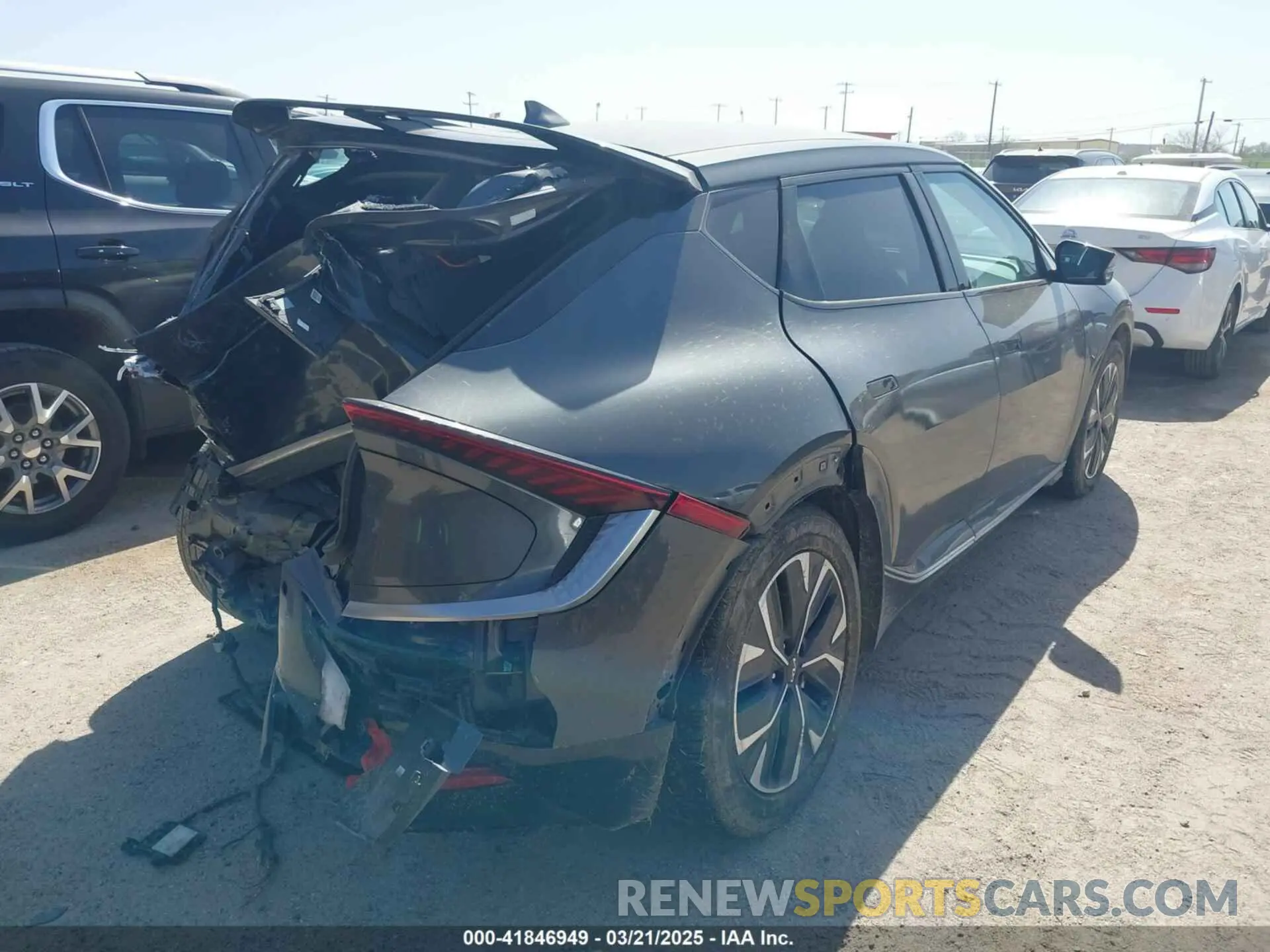 4 fotografías del automóvil dañado KNDC3DLC9R5160010 KIA EV6 2024