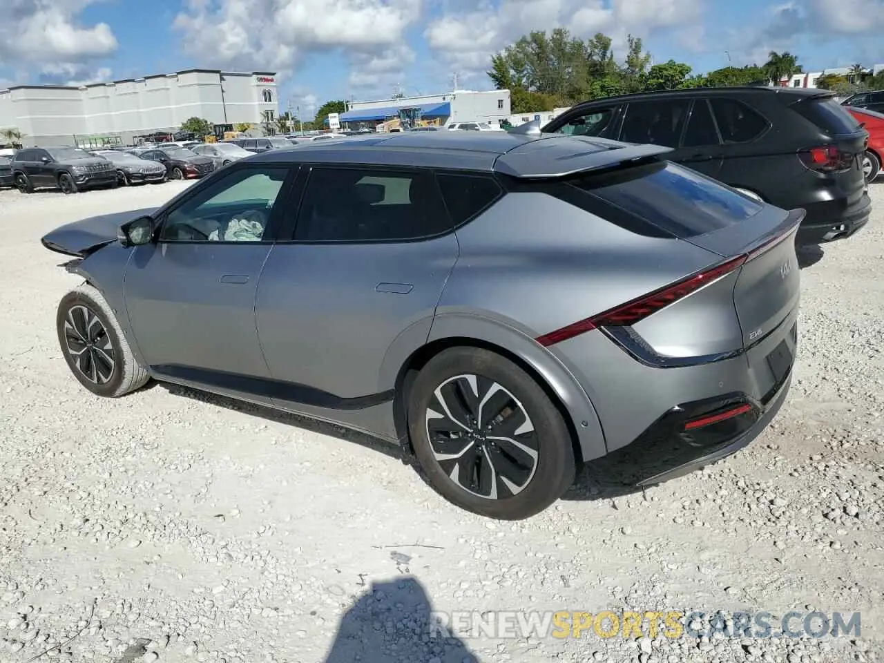 2 fotografías del automóvil dañado KNDC44LA1R5215917 KIA EV6 GT LIN 2024
