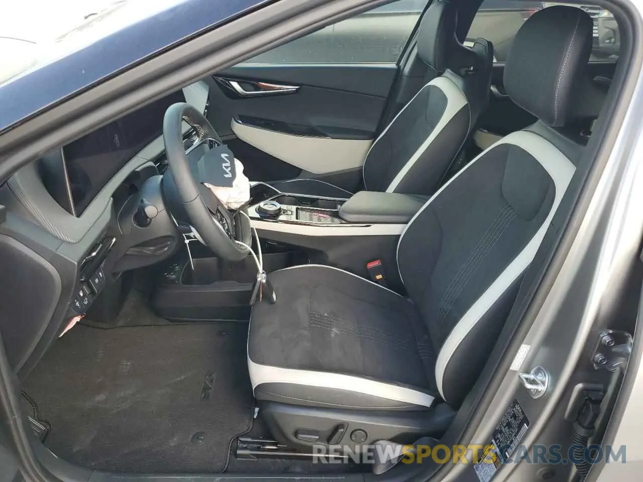 7 fotografías del automóvil dañado KNDC44LA1R5215917 KIA EV6 GT LIN 2024