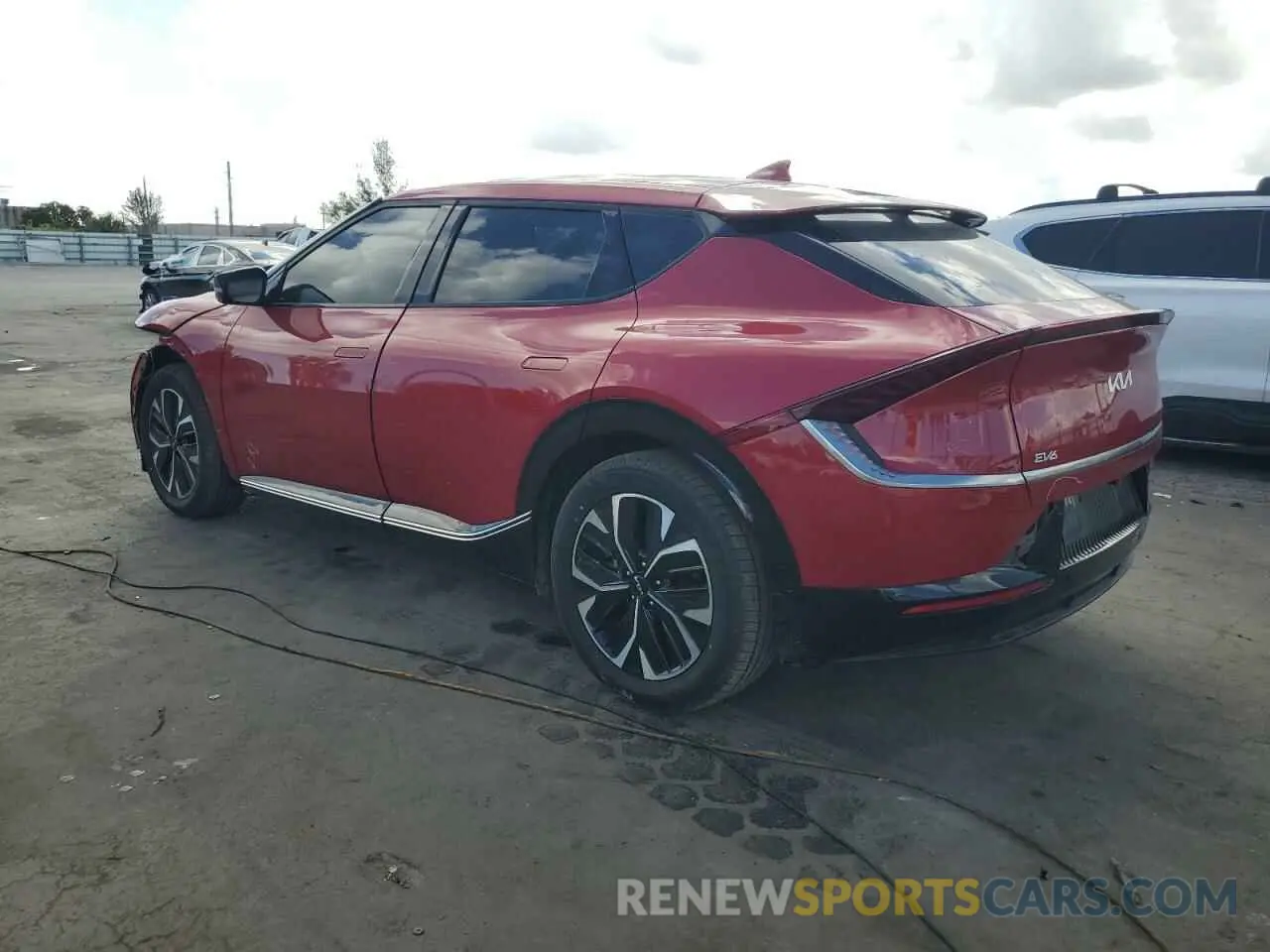 2 fotografías del automóvil dañado KNDC34LA2N5060355 KIA EV6 LIGHT 2022