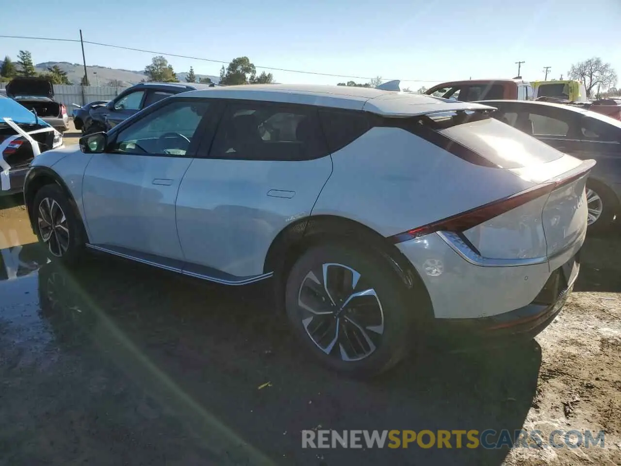 2 fotografías del automóvil dañado KNDC34LA9N5041088 KIA EV6 LIGHT 2022
