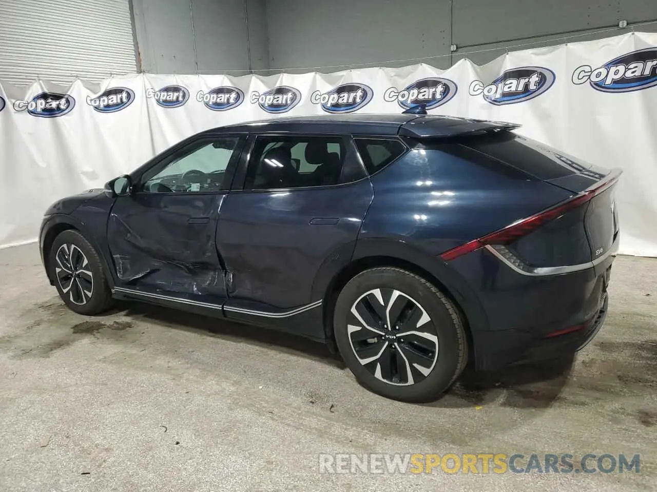 2 fotografías del automóvil dañado KNDC34LA1P5156951 KIA EV6 LIGHT 2023