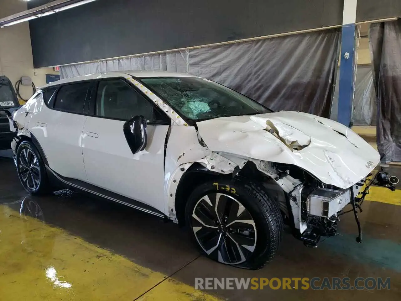 4 fotografías del automóvil dañado KNDC34LA7P5604562 KIA EV6 LIGHT 2023