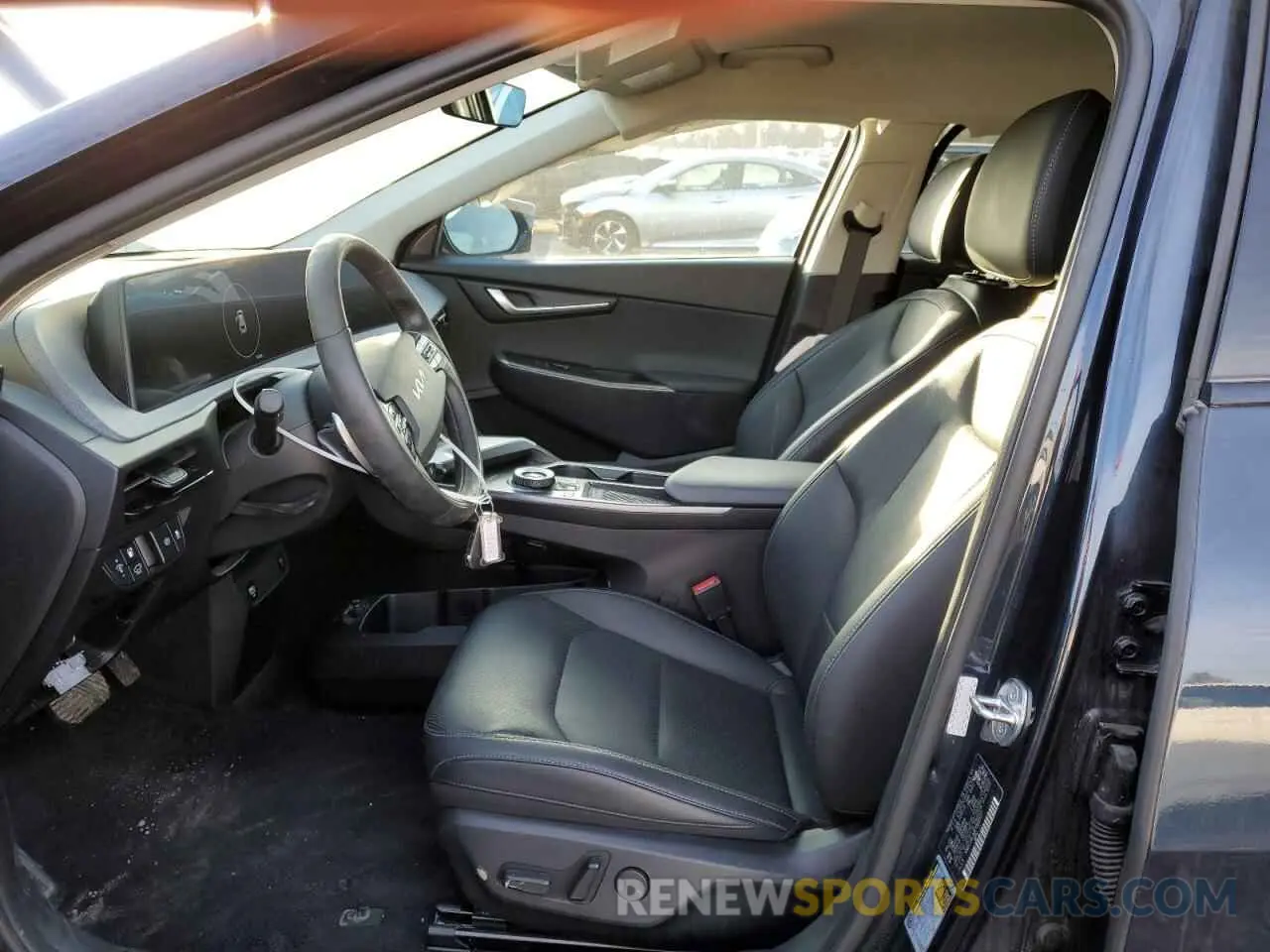 7 fotografías del automóvil dañado KNDC34LA8P5610127 KIA EV6 LIGHT 2023