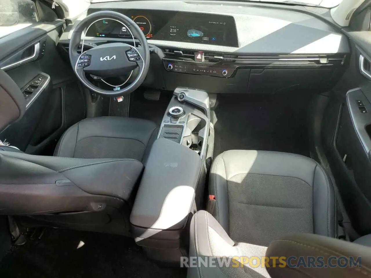 8 fotografías del automóvil dañado KNDC34LA1R5220408 KIA EV6 LIGHT 2024