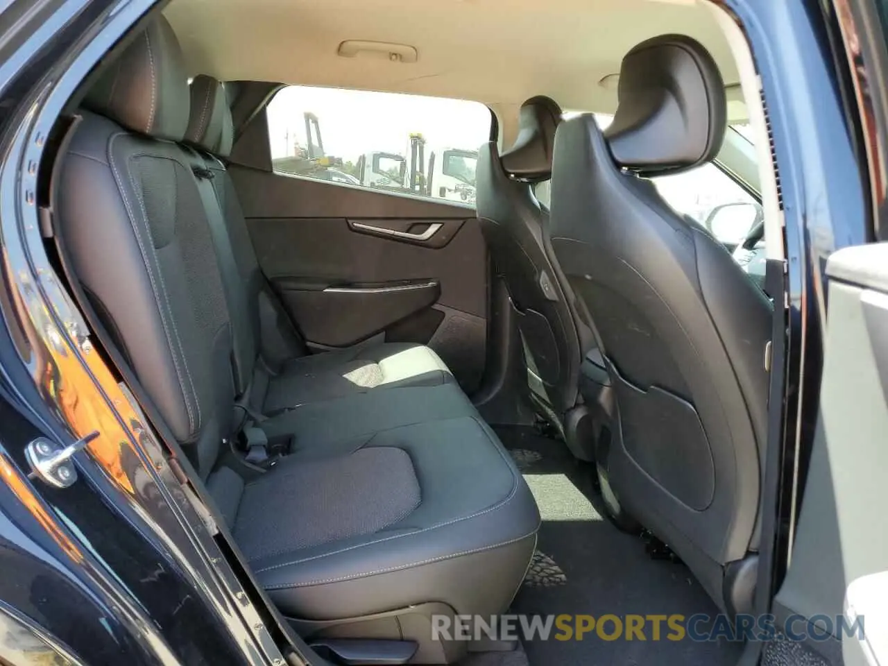 11 fotografías del automóvil dañado KNDC34LA4R5220371 KIA EV6 LIGHT 2024