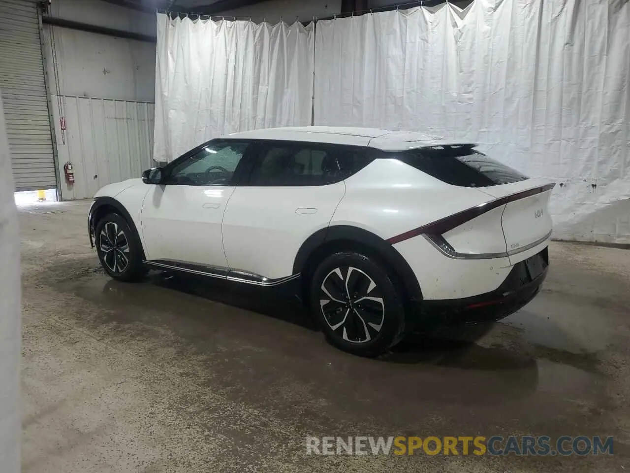 2 fotografías del automóvil dañado KNDC34LA7R5214547 KIA EV6 LIGHT 2024