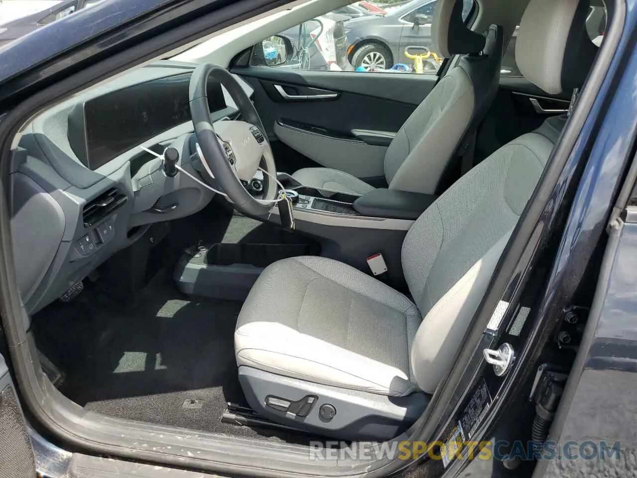 7 fotografías del automóvil dañado KNDC34LAXR5166820 KIA EV6 LIGHT 2024