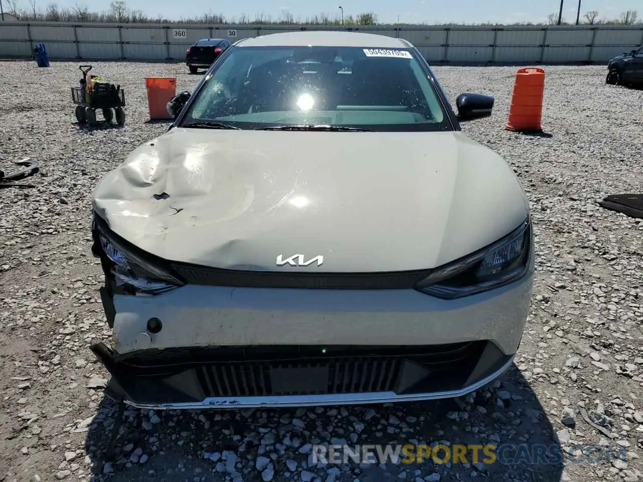 5 fotografías del automóvil dañado KNDC34LAXR5218298 KIA EV6 LIGHT 2024