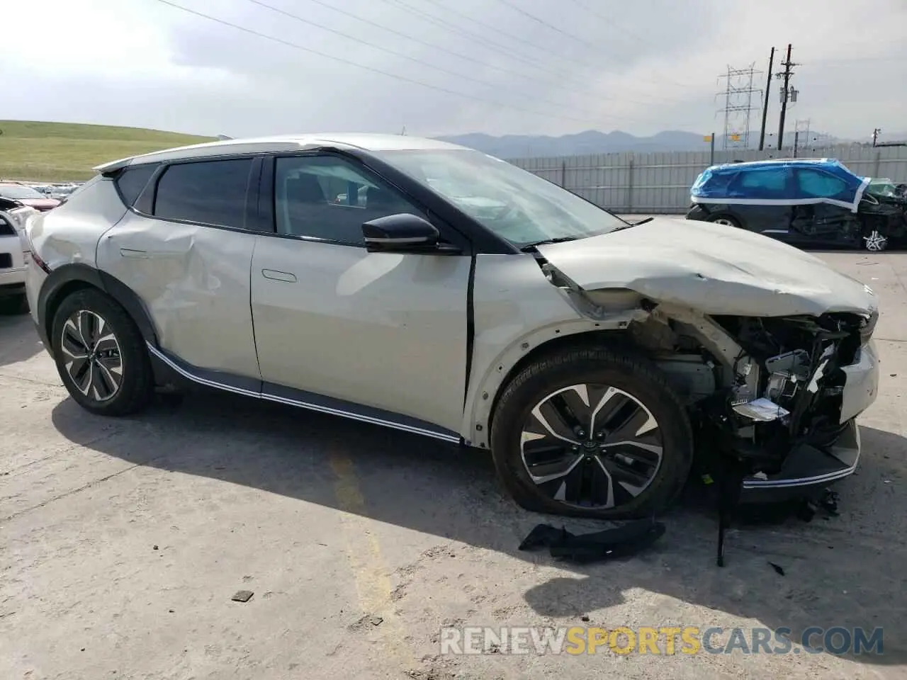 4 fotografías del automóvil dañado KNDC3DLC6R5623267 KIA EV6 LIGHT 2024