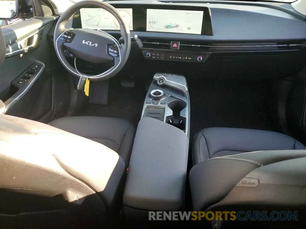 8 fotografías del automóvil dañado KNDC3DLCXR5221137 KIA EV6 LIGHT 2024