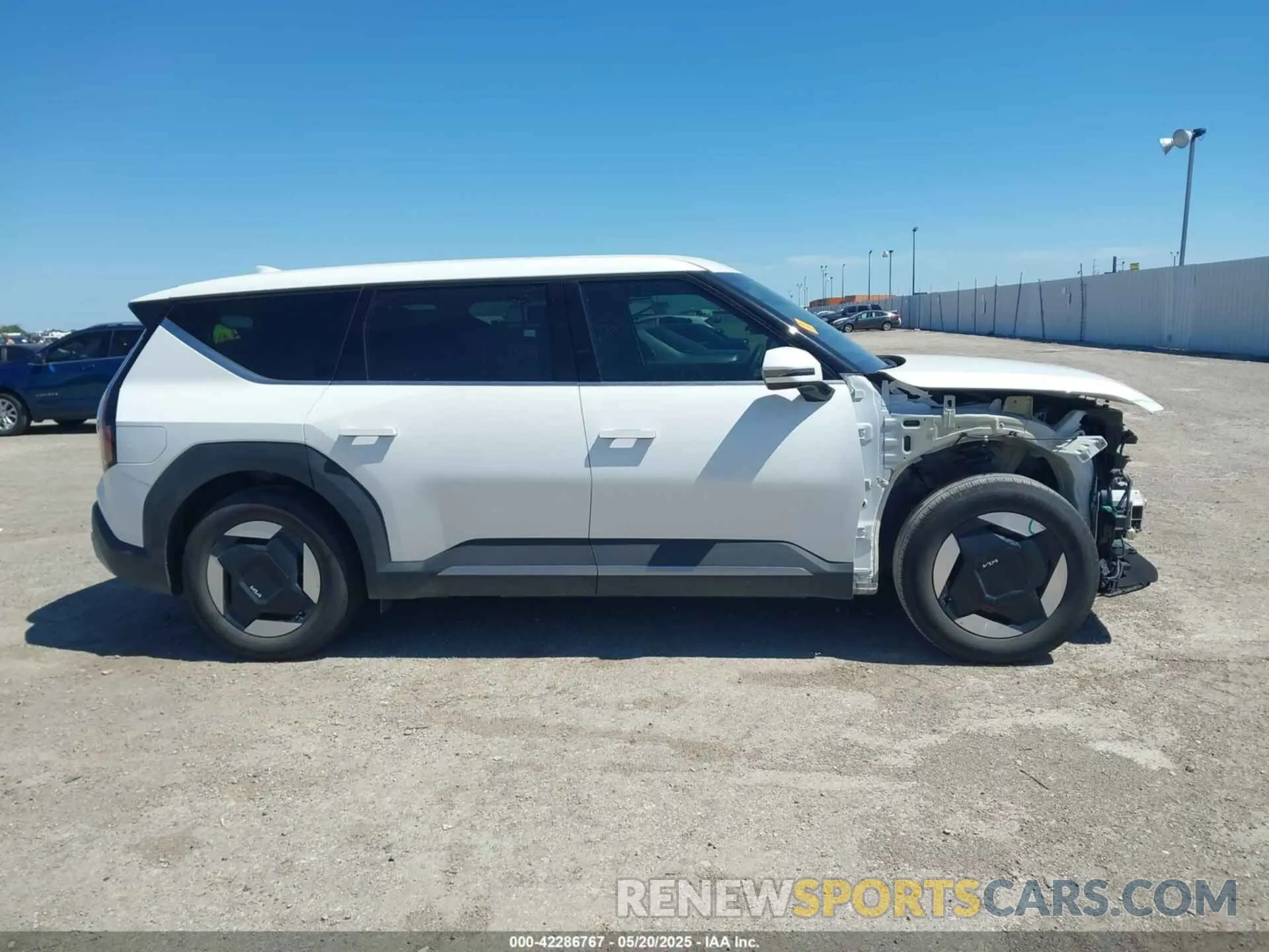13 fotografías del automóvil dañado KNDAA5S29R6035952 KIA EV9 2024