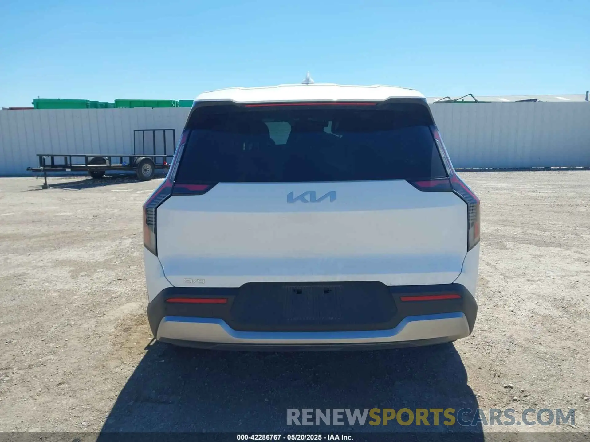 16 fotografías del automóvil dañado KNDAA5S29R6035952 KIA EV9 2024