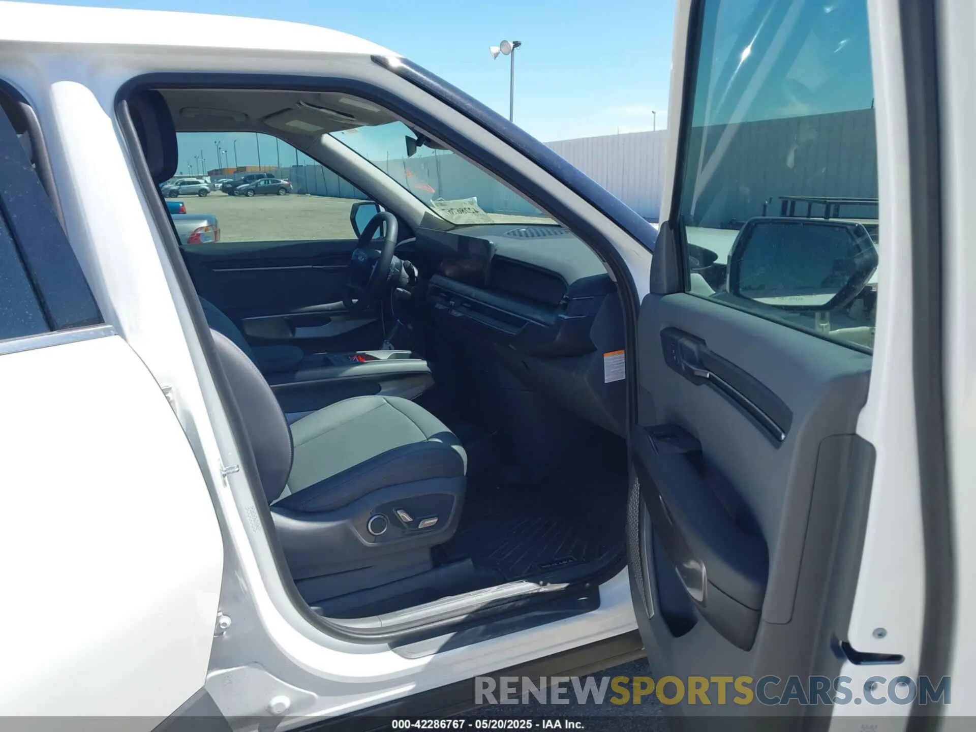 5 fotografías del automóvil dañado KNDAA5S29R6035952 KIA EV9 2024