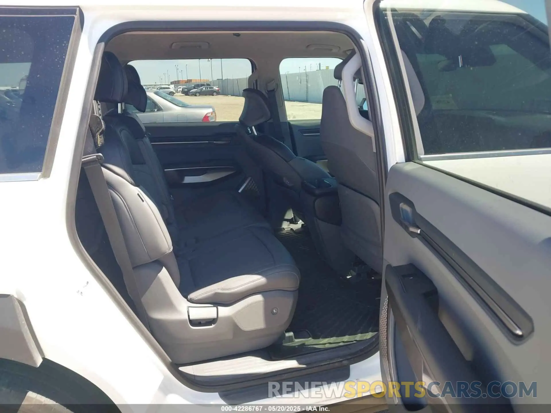 8 fotografías del automóvil dañado KNDAA5S29R6035952 KIA EV9 2024