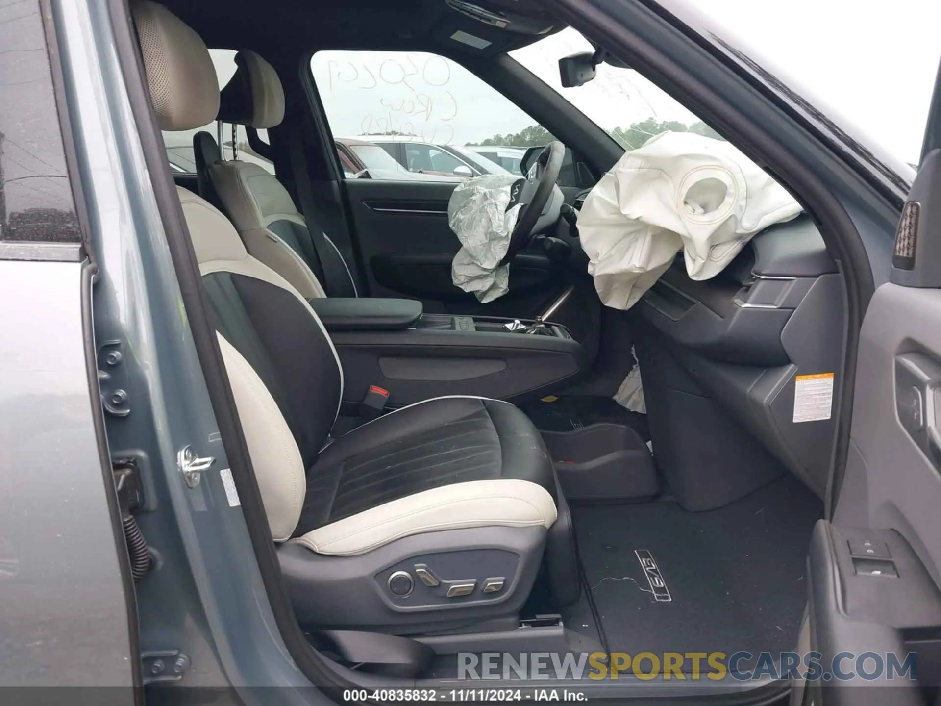 5 fotografías del automóvil dañado KNDAEFS54R6030209 KIA EV9 2024