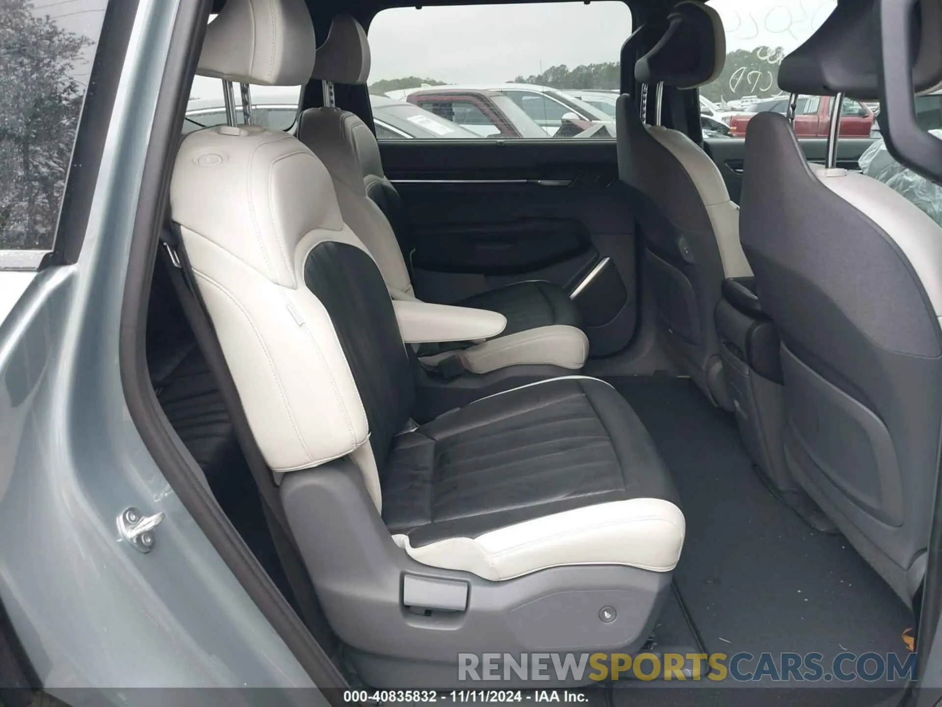 8 fotografías del automóvil dañado KNDAEFS54R6030209 KIA EV9 2024