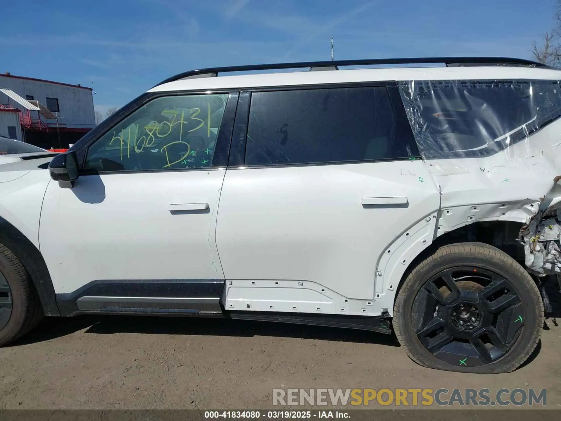 14 fotografías del automóvil dañado KNDAEFS57R6051474 KIA EV9 2024