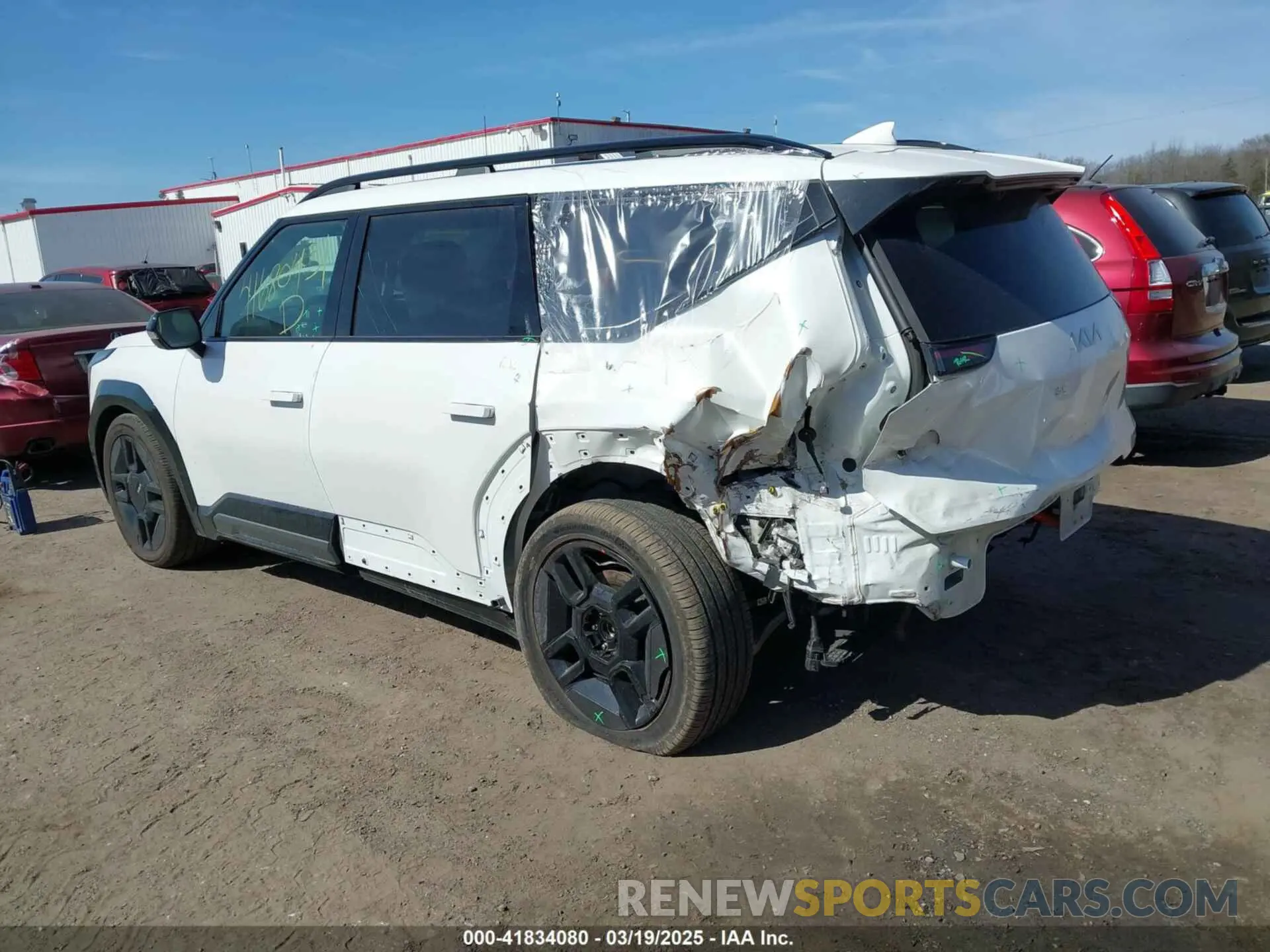 3 fotografías del automóvil dañado KNDAEFS57R6051474 KIA EV9 2024