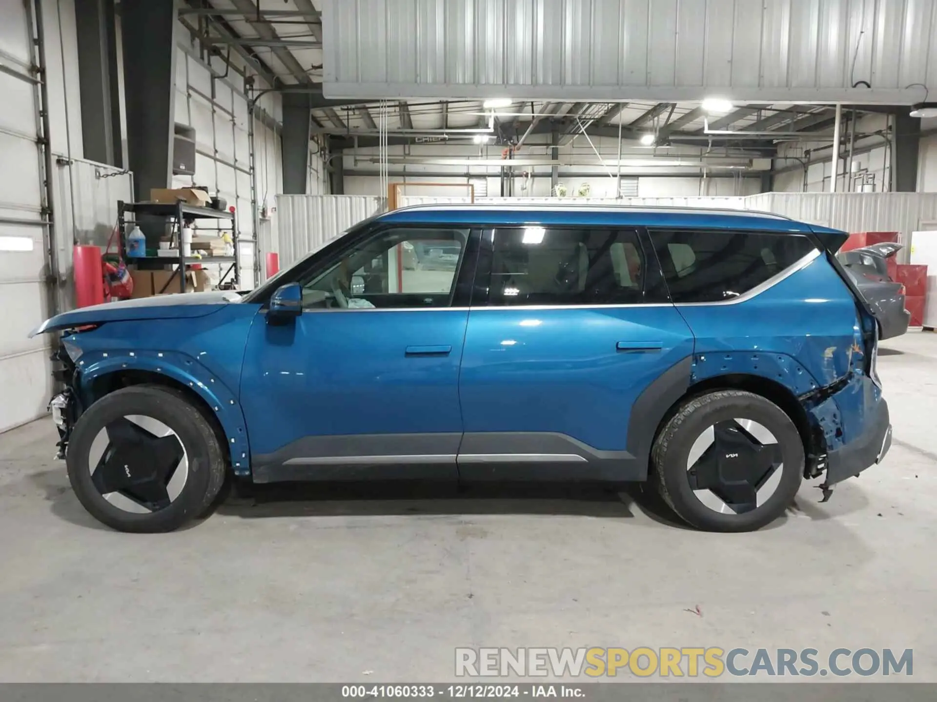 14 fotografías del automóvil dañado KNDAFFS54R6024469 KIA EV9 2024