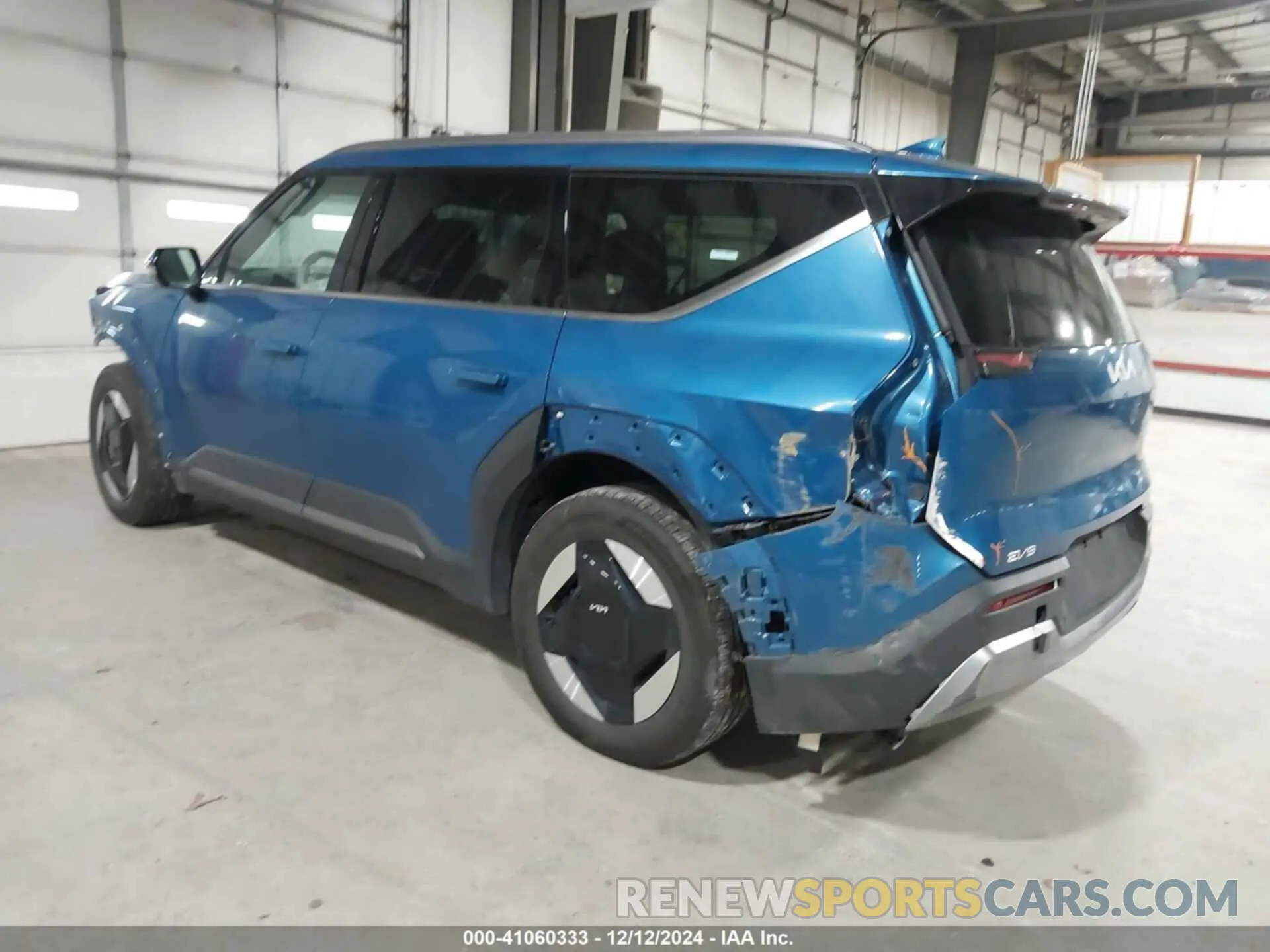 3 fotografías del automóvil dañado KNDAFFS54R6024469 KIA EV9 2024