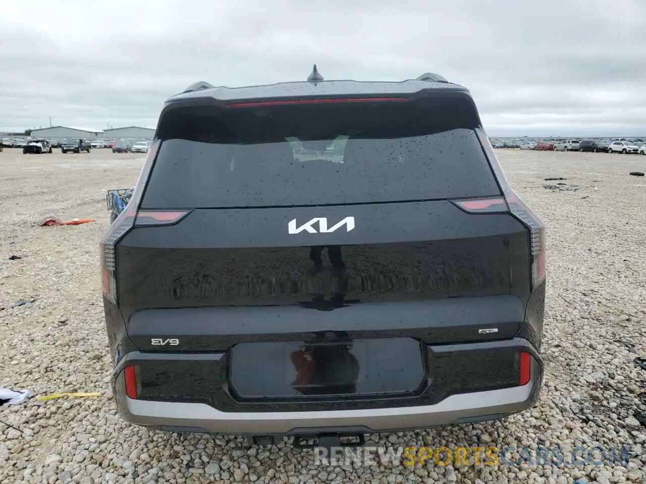 6 fotografías del automóvil dañado KNDAEFS52R6040494 KIA EV9 GT LIN 2024