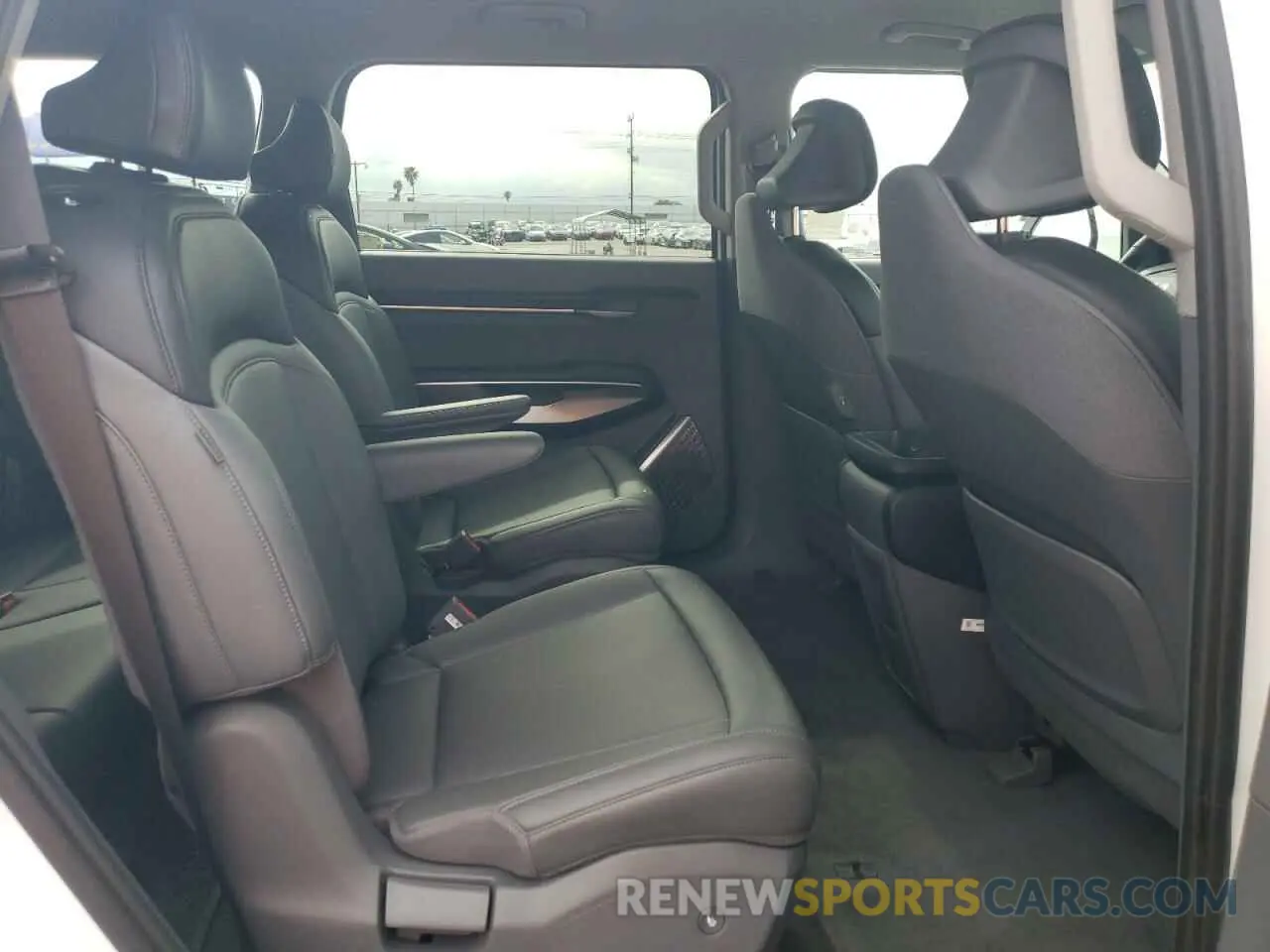 12 fotografías del automóvil dañado KNDAB5S10R6050747 KIA EV9 LIGHT 2024
