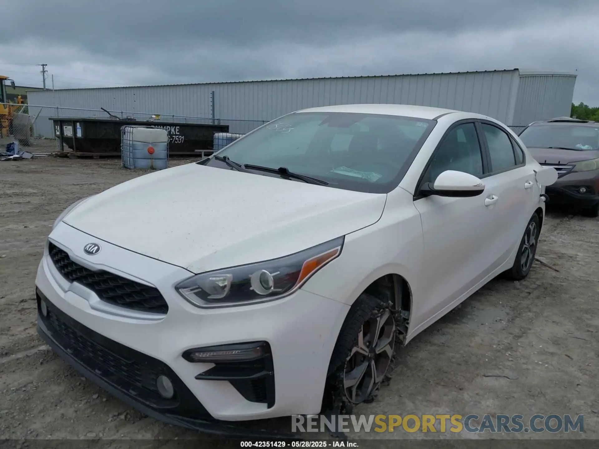 2 fotografías del automóvil dañado 3KPF24AD0KE008235 KIA FORTE 2019