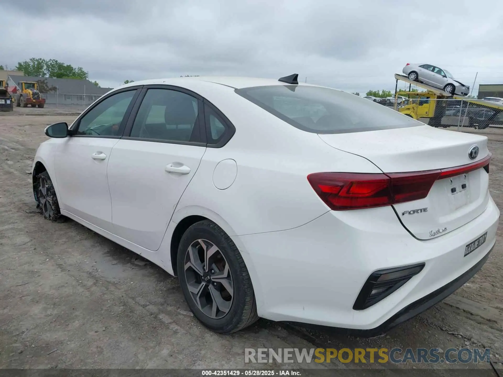 3 fotografías del automóvil dañado 3KPF24AD0KE008235 KIA FORTE 2019