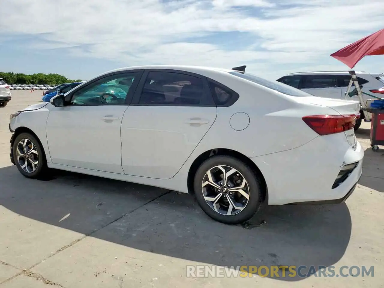 2 fotografías del automóvil dañado 3KPF24AD0KE022877 KIA FORTE 2019