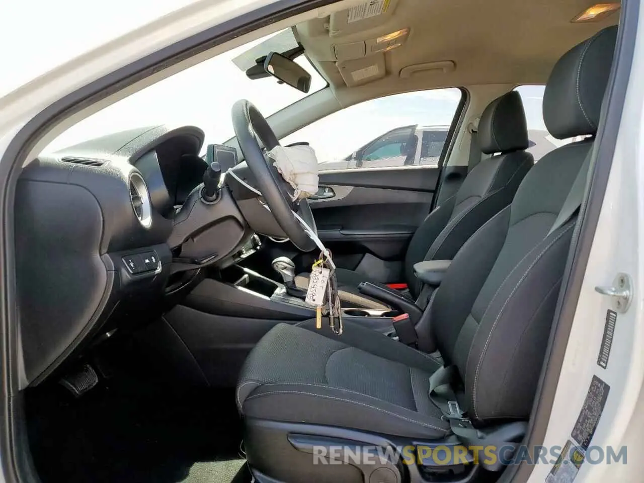 7 fotografías del automóvil dañado 3KPF24AD0KE022877 KIA FORTE 2019