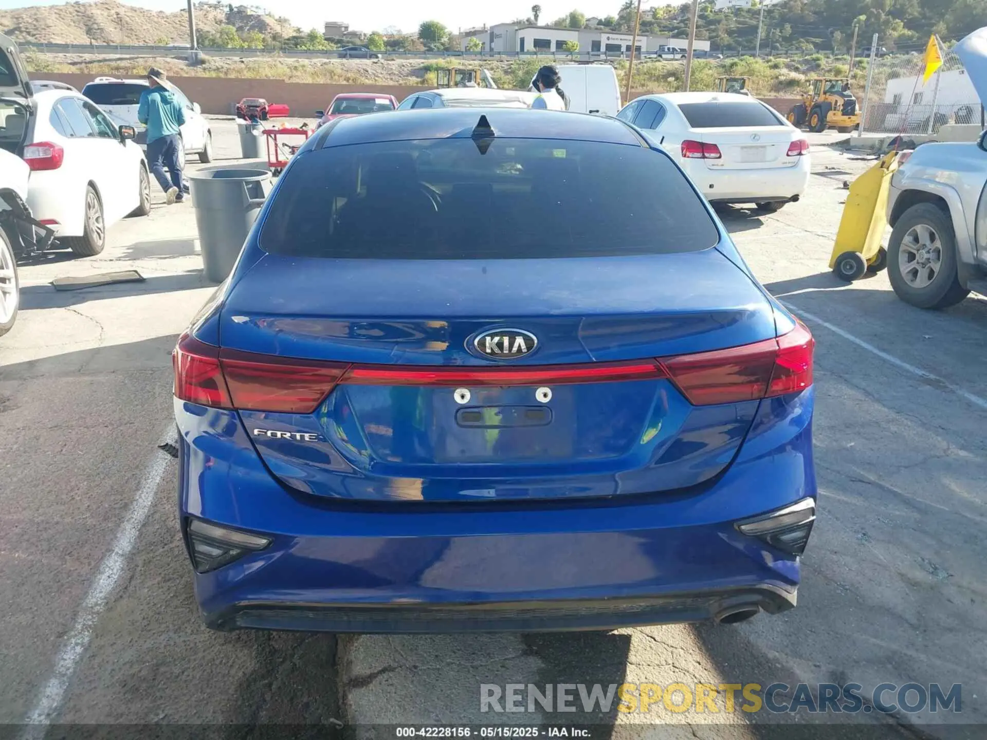 16 fotografías del automóvil dañado 3KPF24AD0KE028369 KIA FORTE 2019