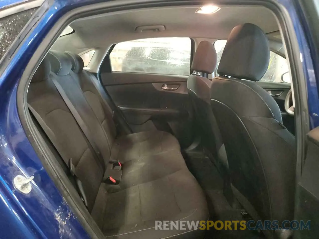 10 fotografías del automóvil dañado 3KPF24AD0KE055233 KIA FORTE 2019