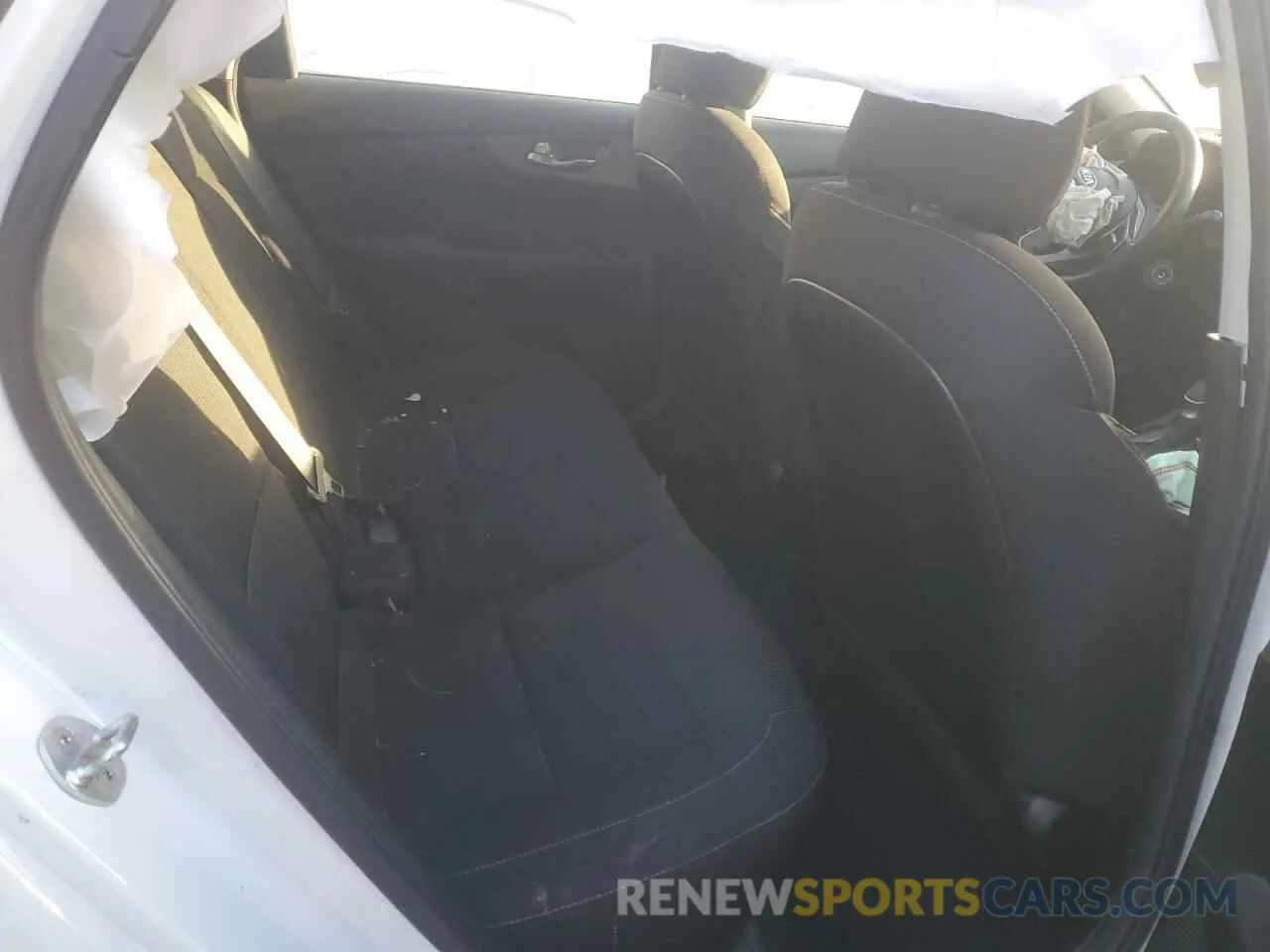 10 fotografías del automóvil dañado 3KPF24AD0KE061114 KIA FORTE 2019