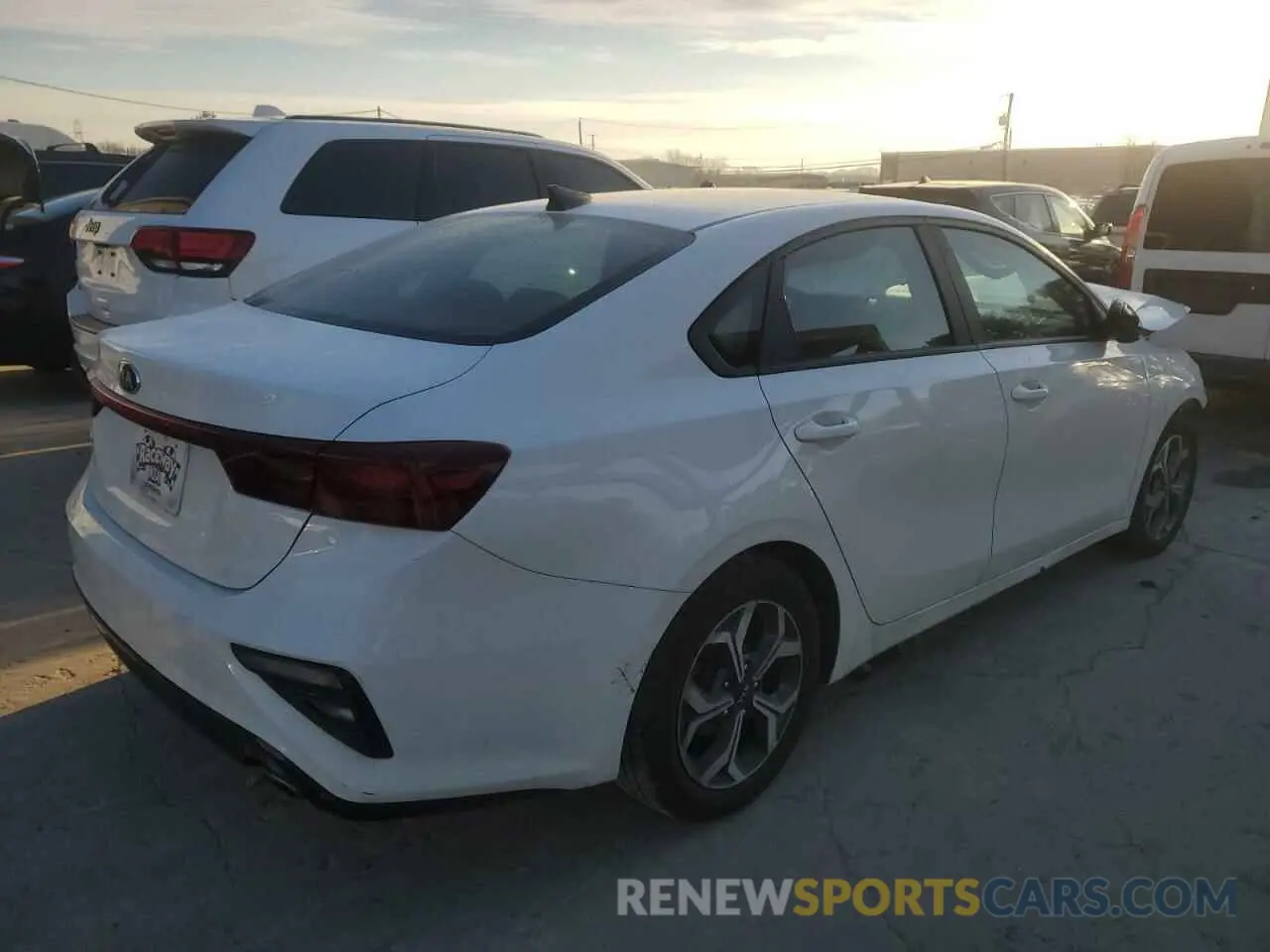 3 fotografías del automóvil dañado 3KPF24AD0KE061114 KIA FORTE 2019
