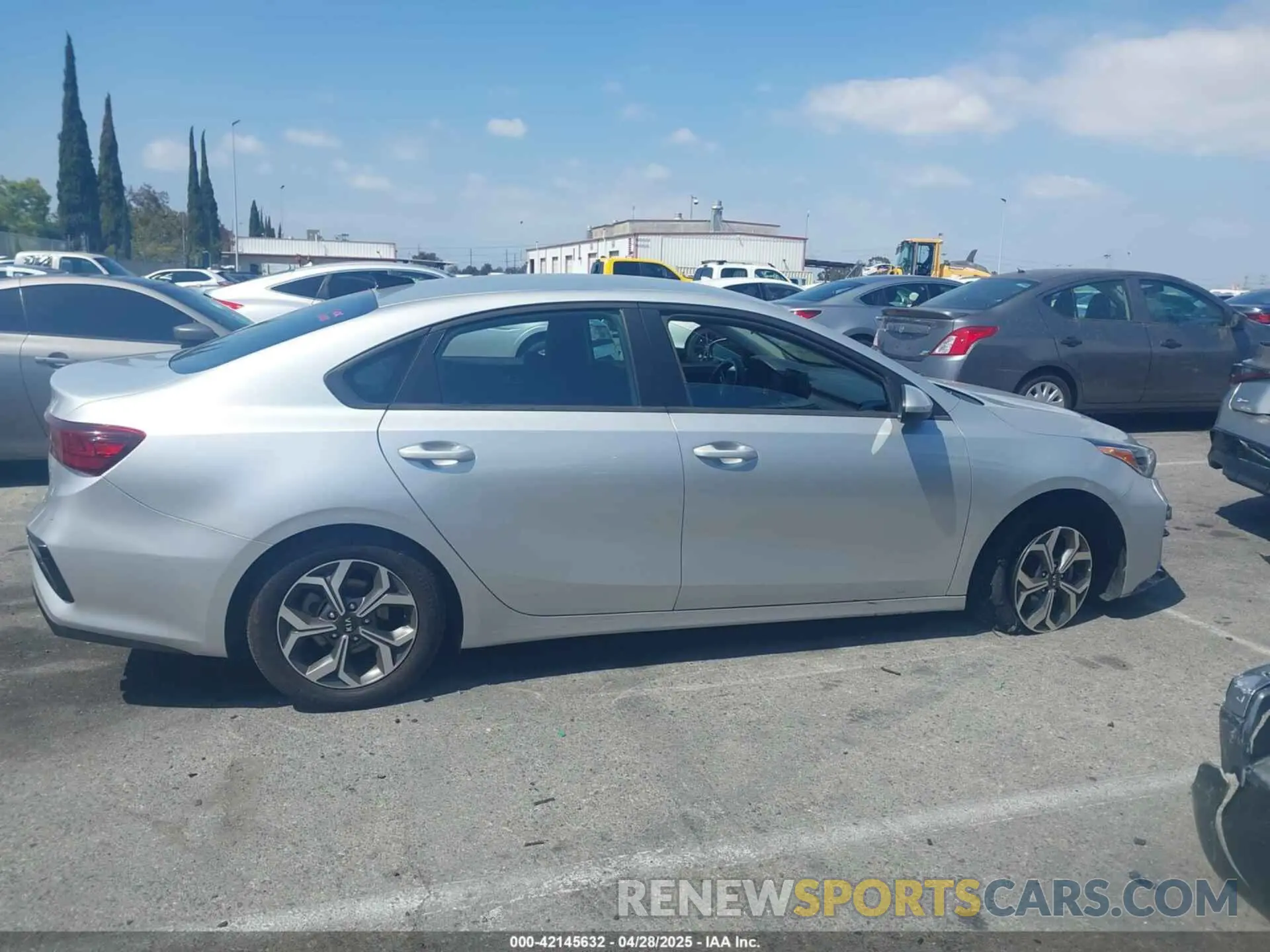 13 fotografías del automóvil dañado 3KPF24AD0KE066653 KIA FORTE 2019