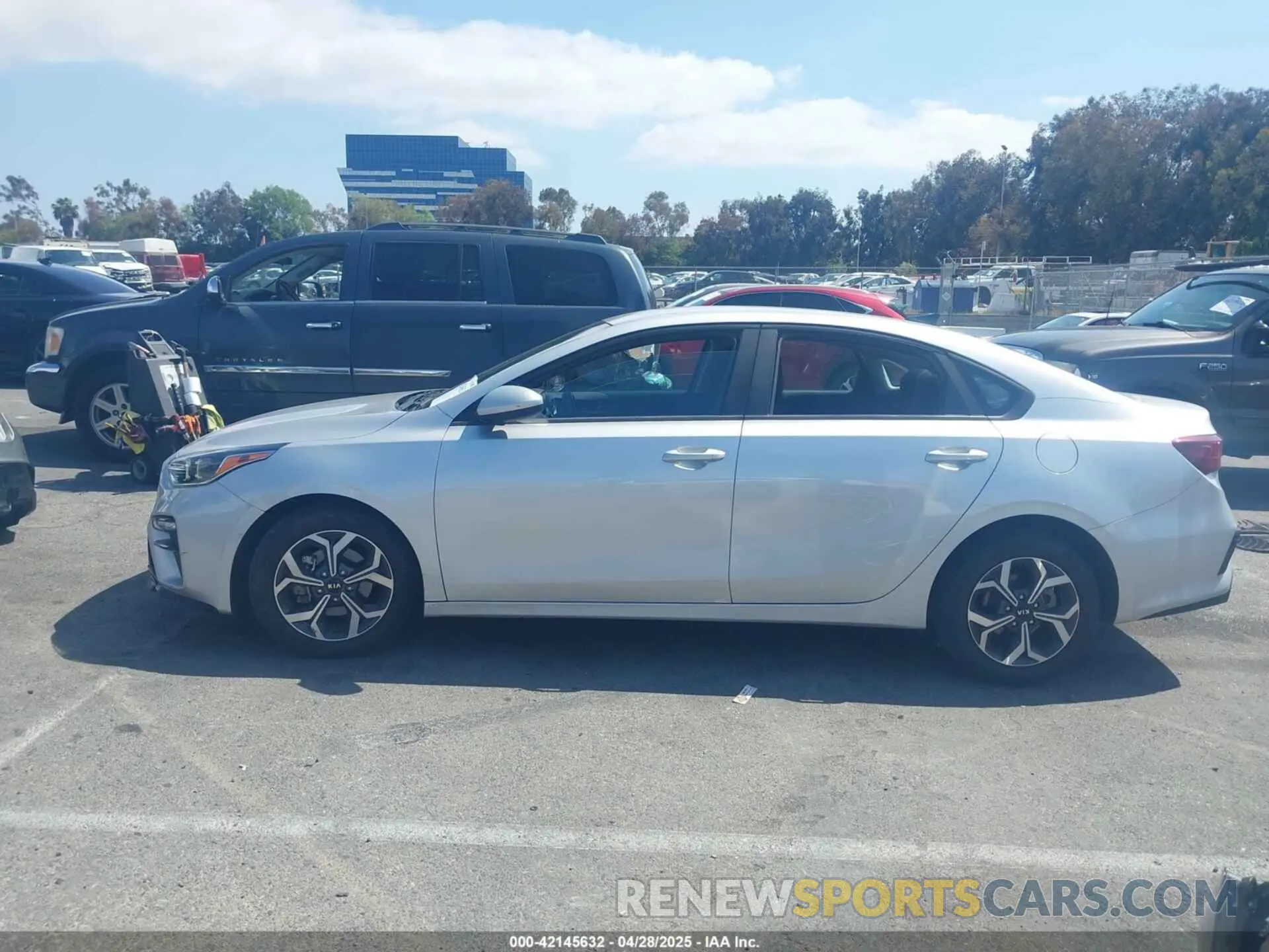 14 fotografías del automóvil dañado 3KPF24AD0KE066653 KIA FORTE 2019