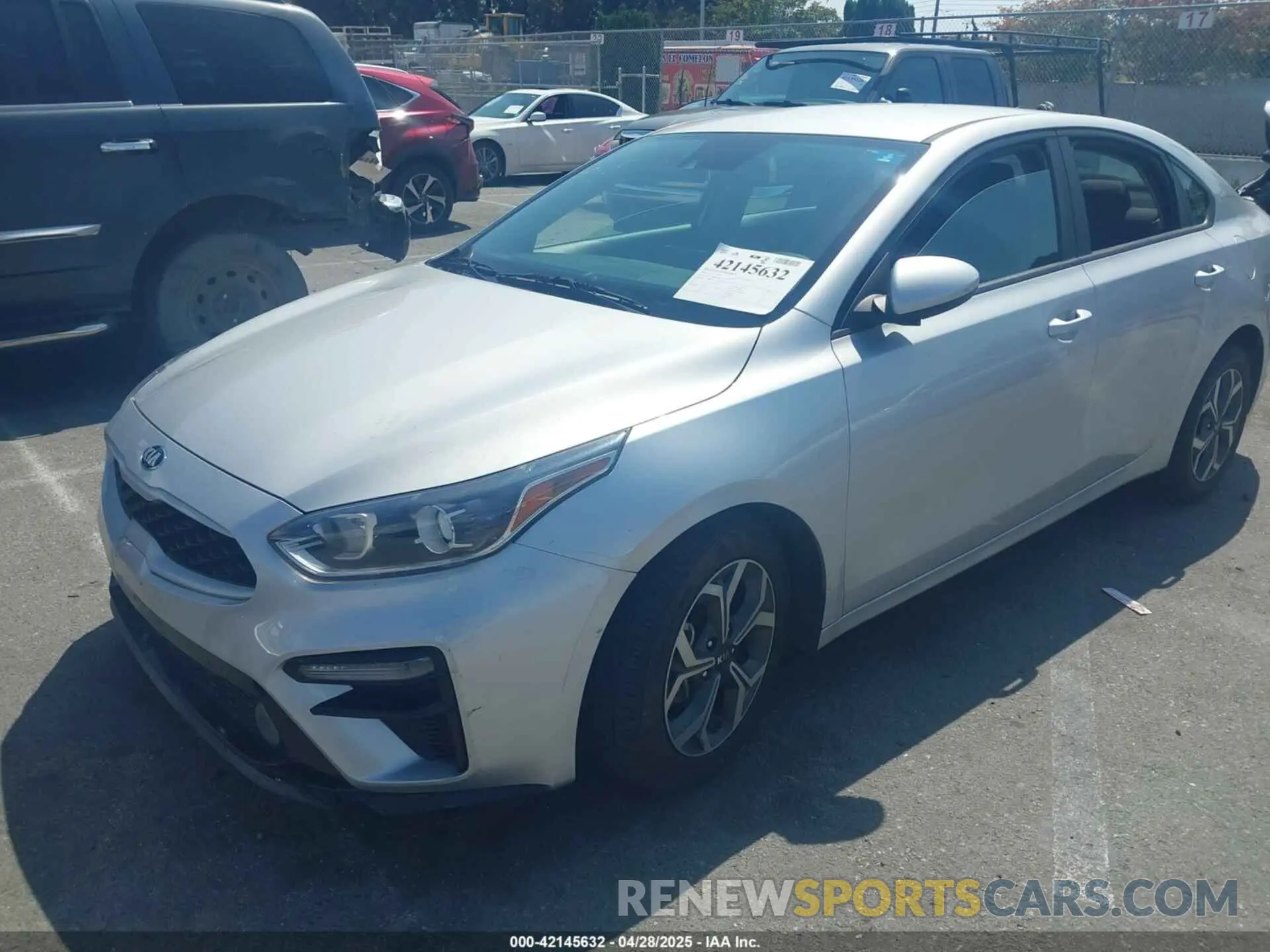 2 fotografías del automóvil dañado 3KPF24AD0KE066653 KIA FORTE 2019