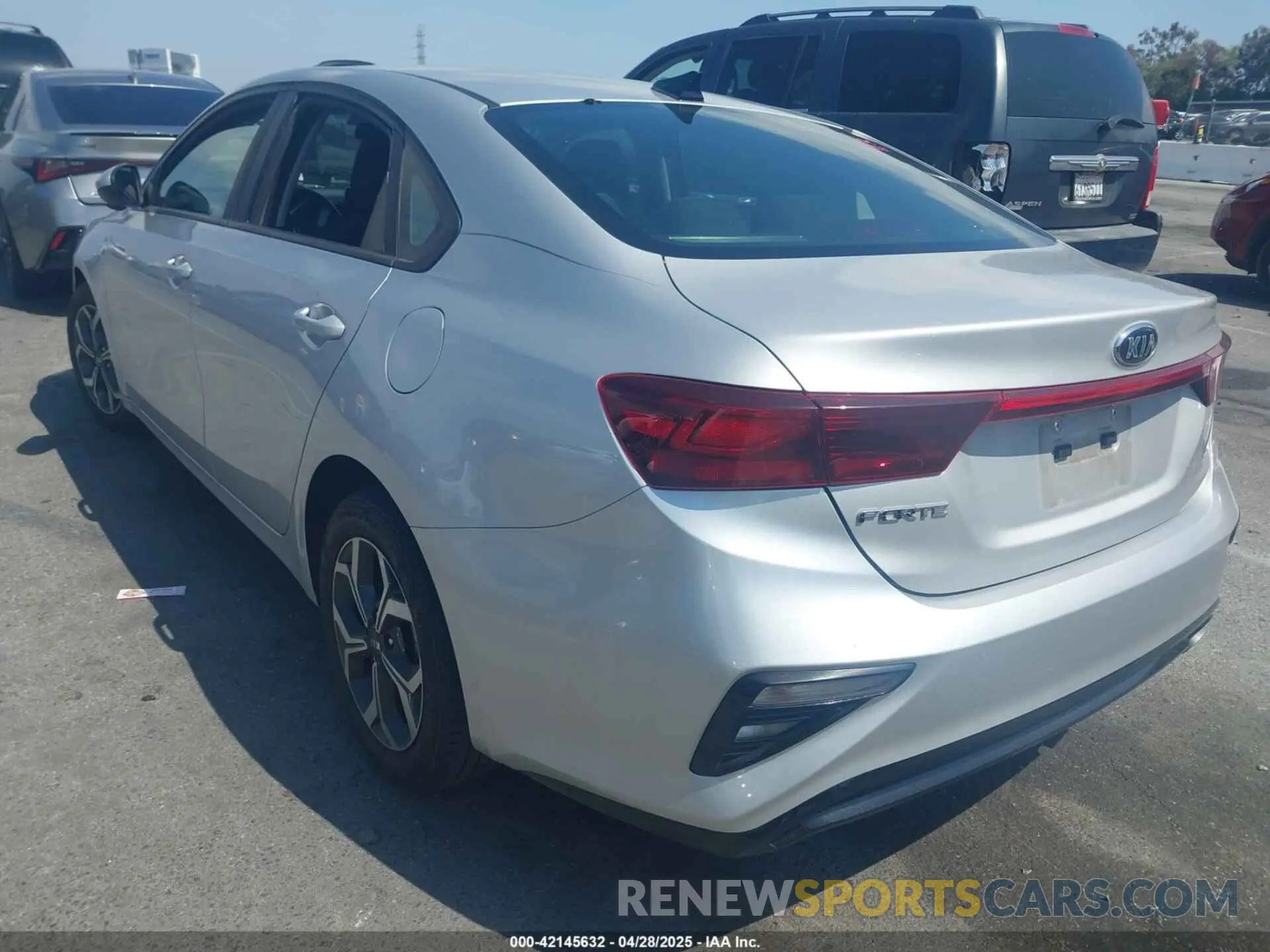 3 fotografías del automóvil dañado 3KPF24AD0KE066653 KIA FORTE 2019