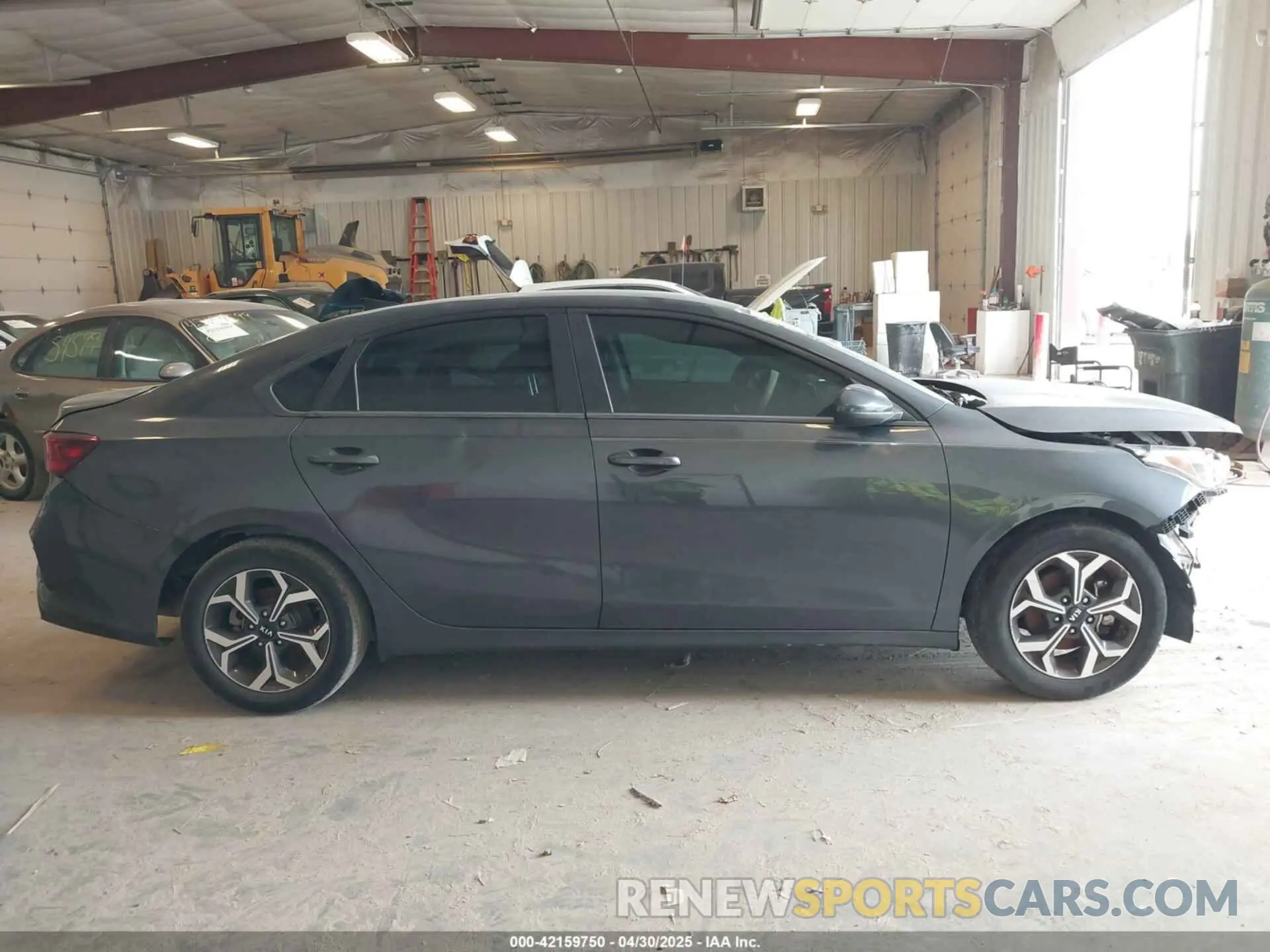13 fotografías del automóvil dañado 3KPF24AD0KE069472 KIA FORTE 2019
