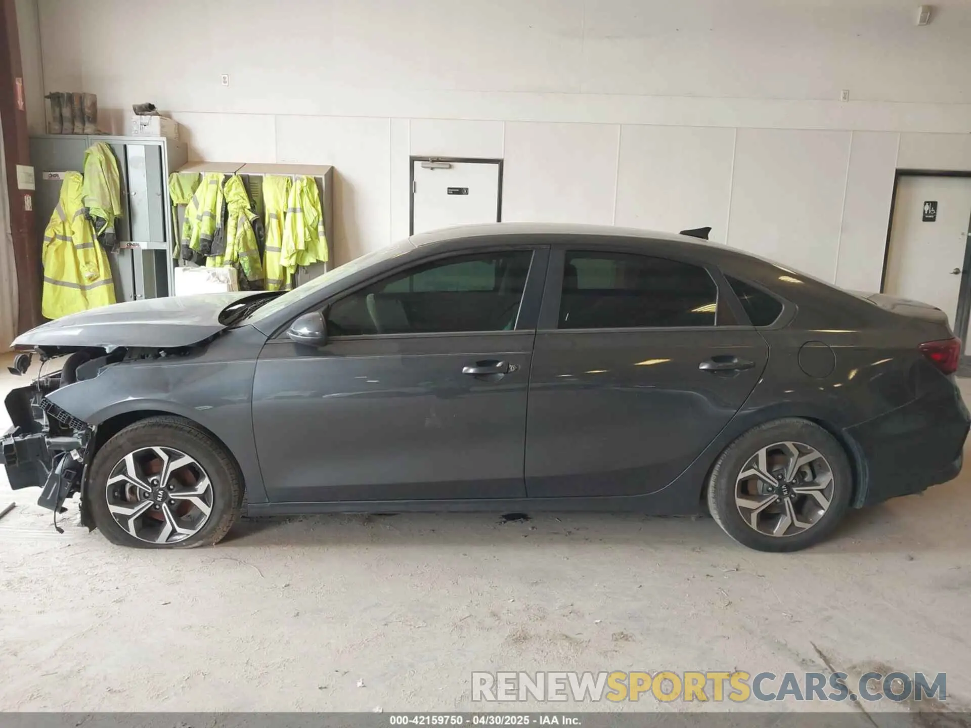 14 fotografías del automóvil dañado 3KPF24AD0KE069472 KIA FORTE 2019