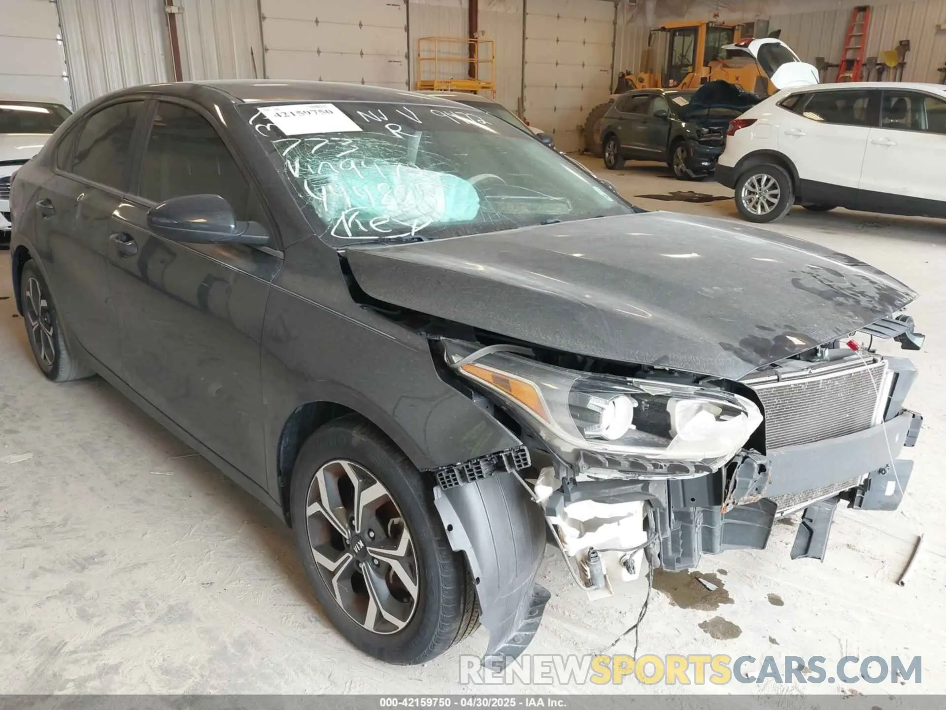 17 fotografías del automóvil dañado 3KPF24AD0KE069472 KIA FORTE 2019