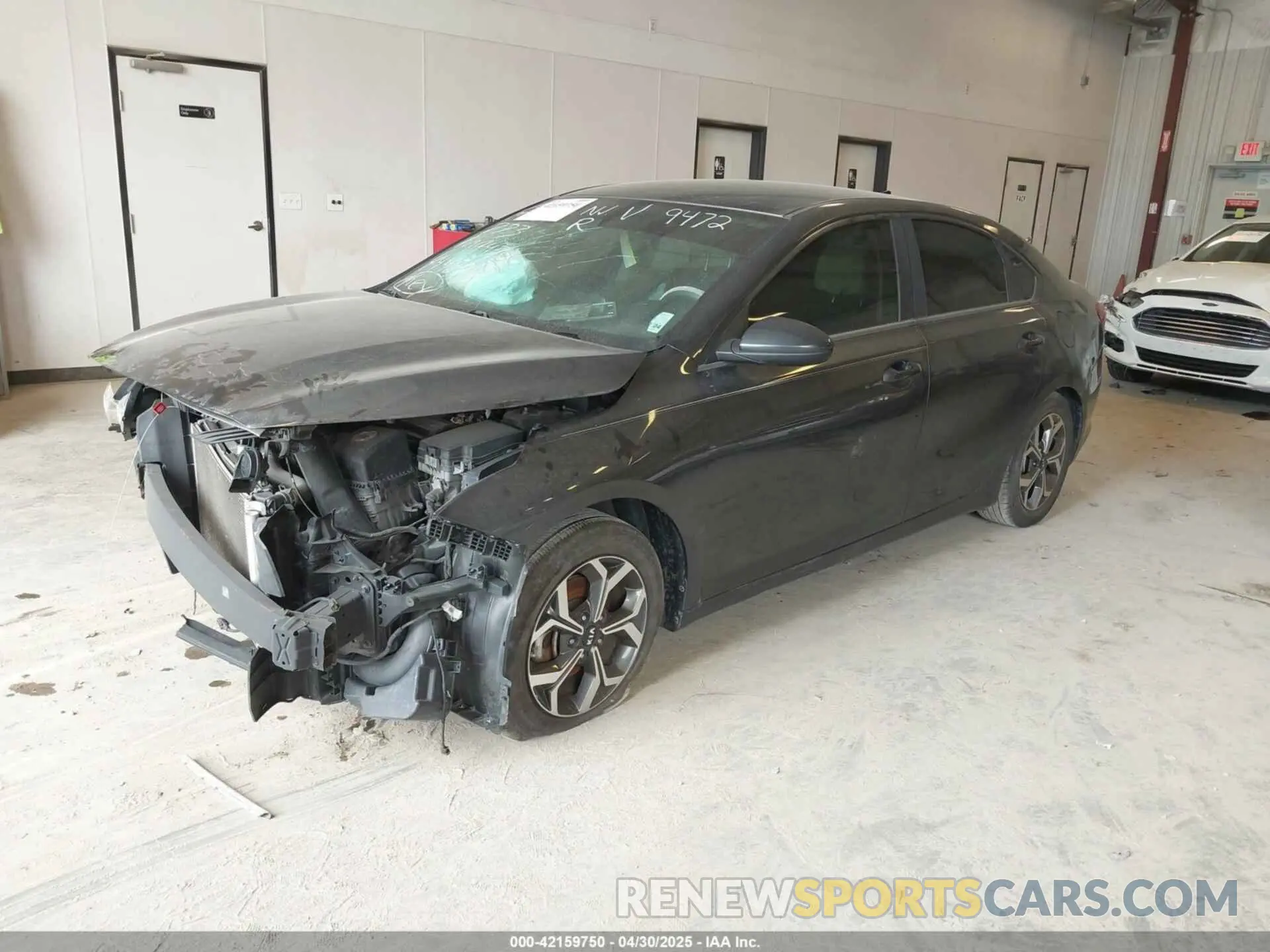 2 fotografías del automóvil dañado 3KPF24AD0KE069472 KIA FORTE 2019