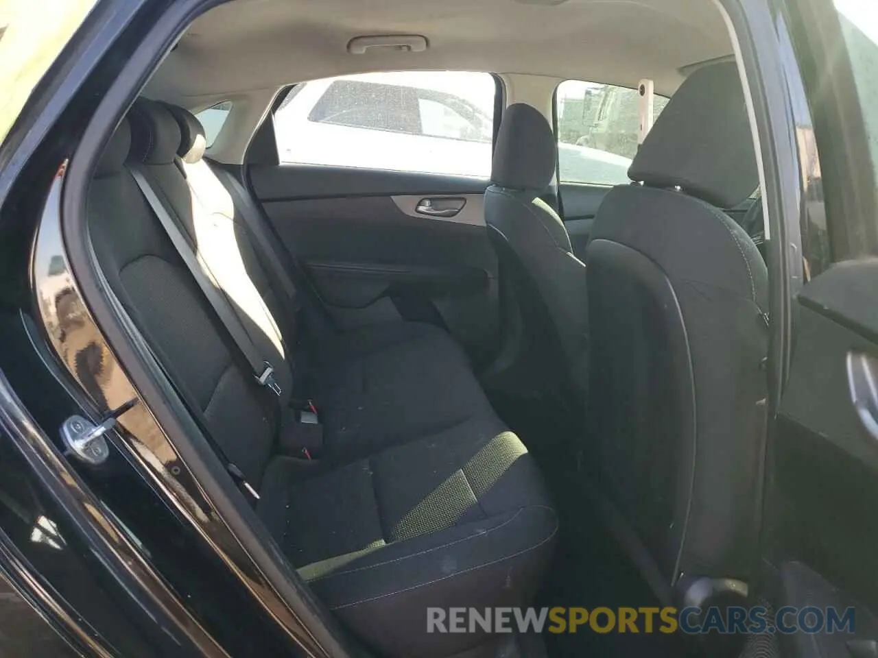 11 fotografías del automóvil dañado 3KPF24AD0KE073005 KIA FORTE 2019